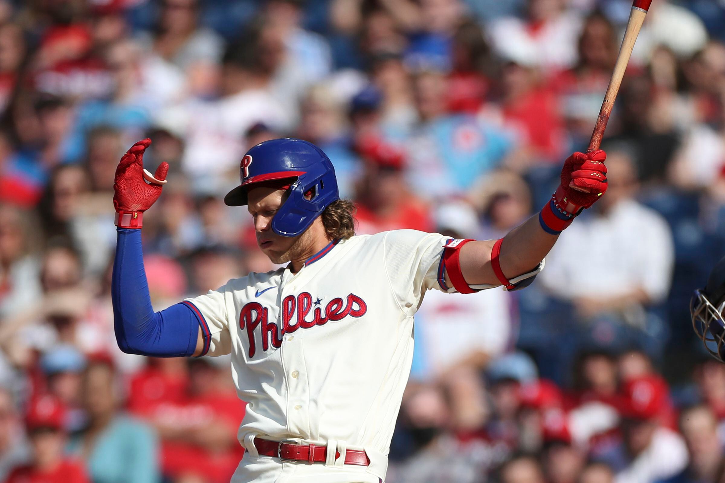 The Phillies walk off the Blue Jays in 10 innings after Bo Bichette sends a  nuke past Vlad Guerrero allowing Edmundo Sosa to score : r/baseball