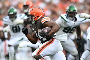 Browns vs. Steelers player props: Can Nick Chubb break loose on