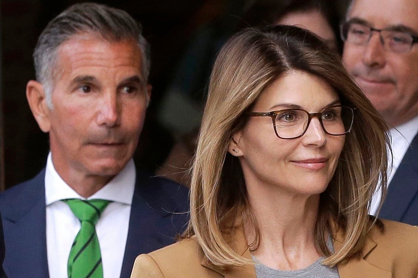 Lori Loughlin, Mossimo Giannulli to serve prison time for ...