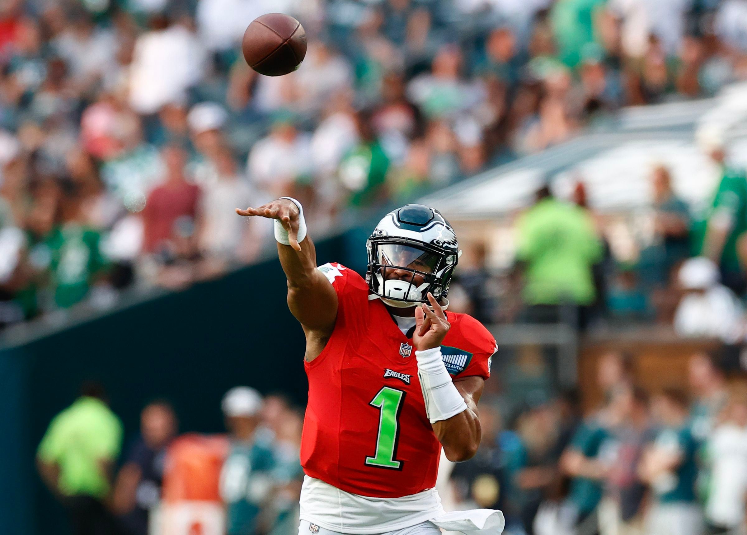 Eagles open practice: A.J. Brown vs. Josh Jobe, Marcus Mariota