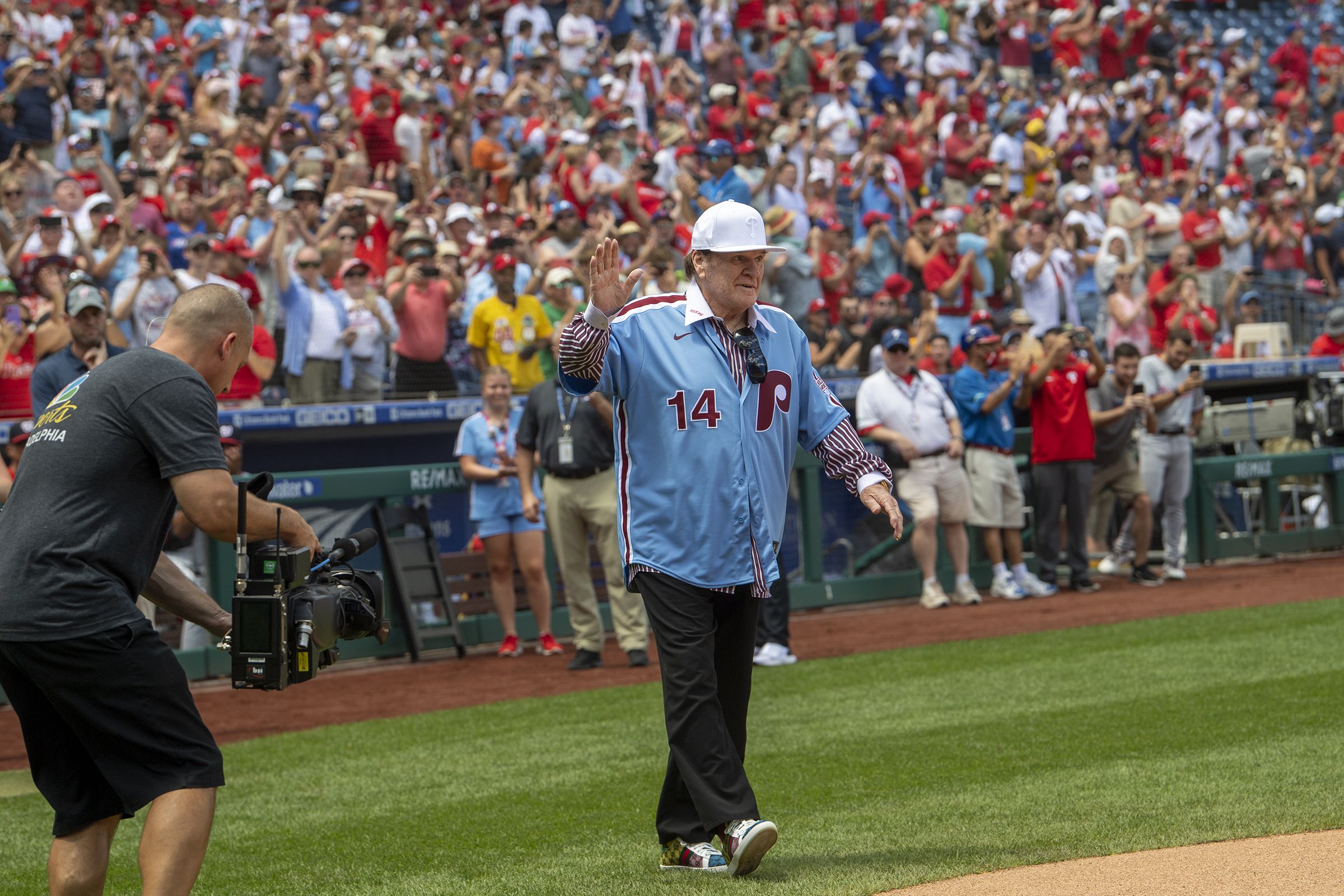 No public apologies for Pete Rose's live TV broadcast remarks
