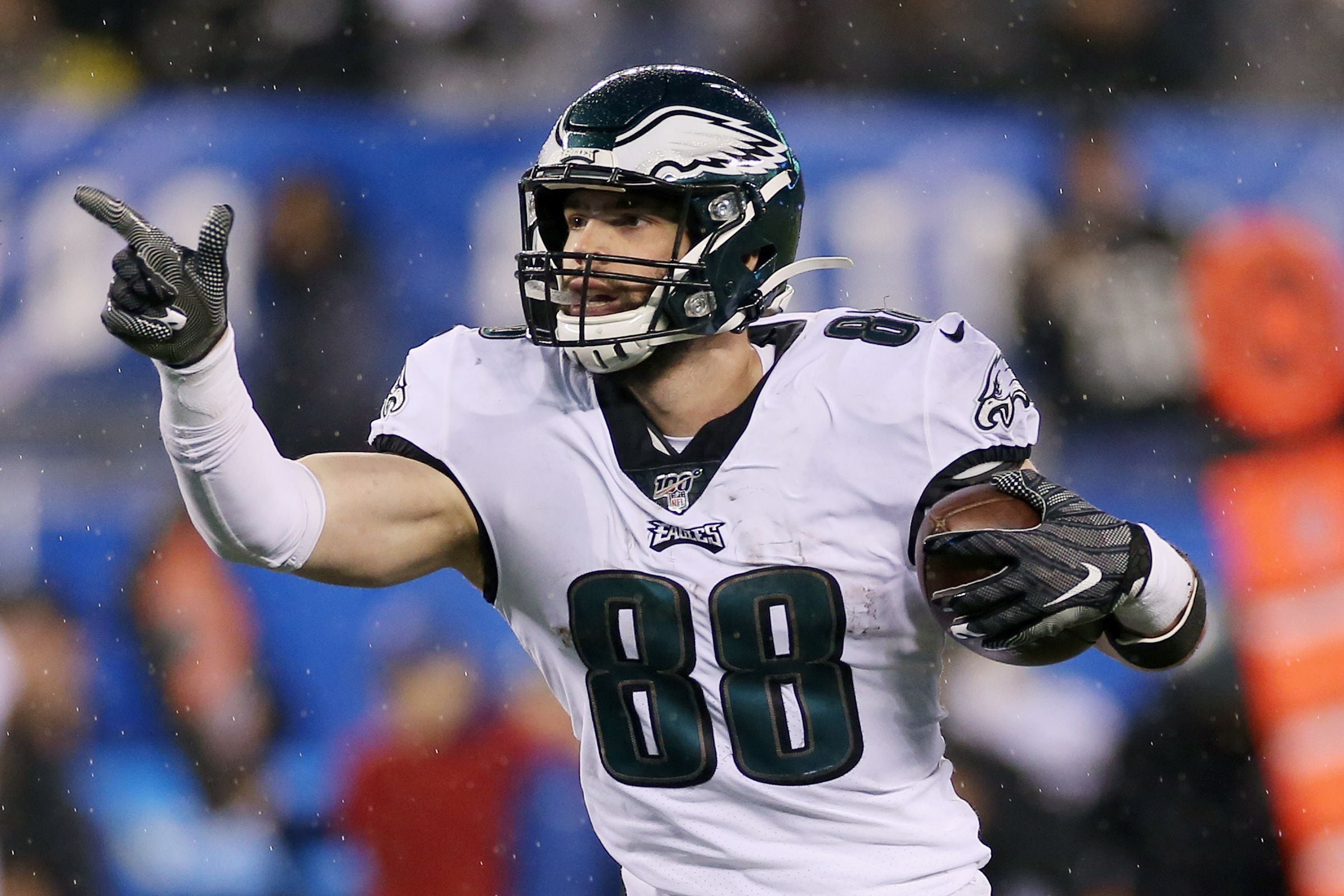 Why a Jason Witten jersey is so meaningful to Eagles' Zach Ertz