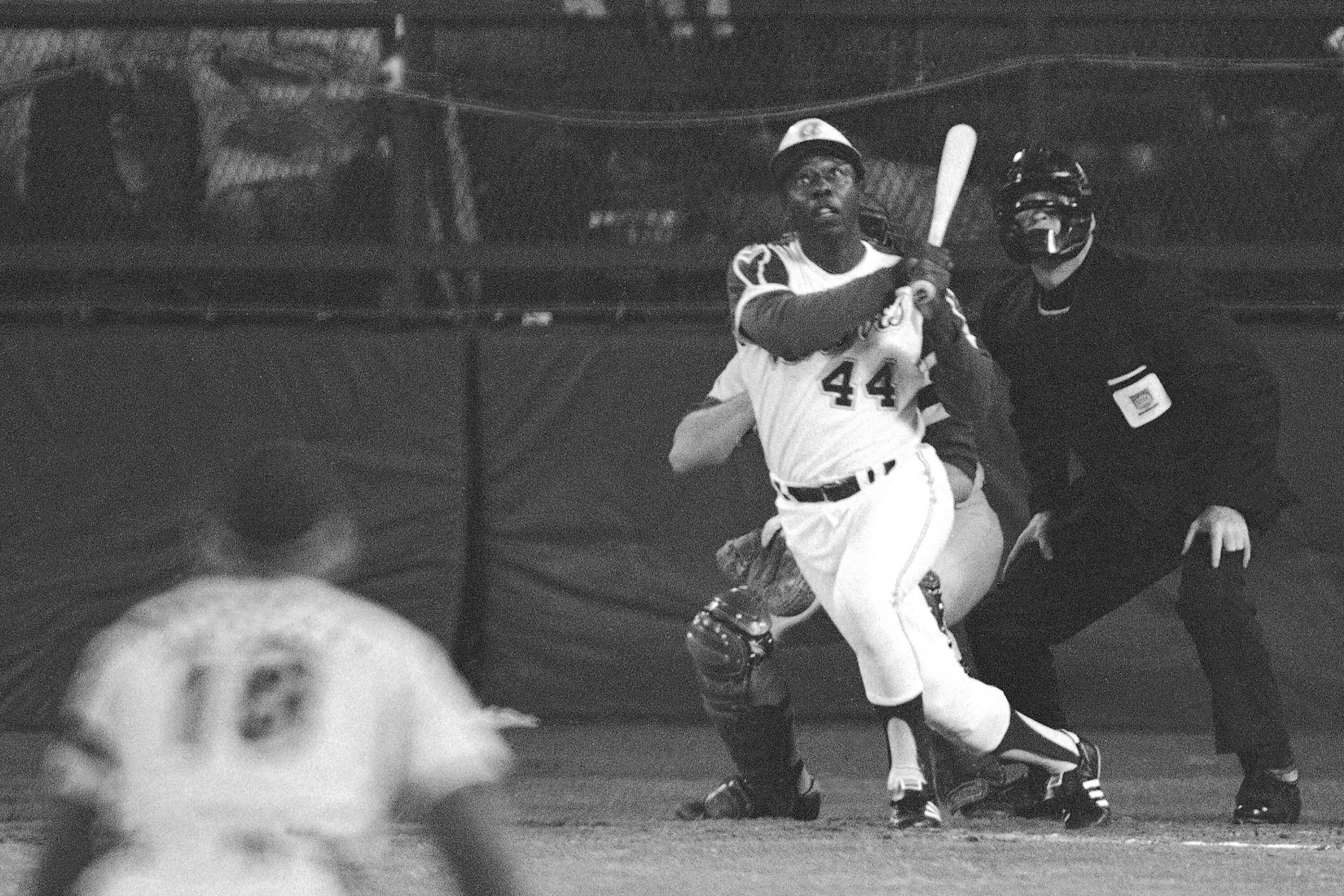 Hank Aaron, Baseball's Home Run King Who Defied Racism, Dies at 86