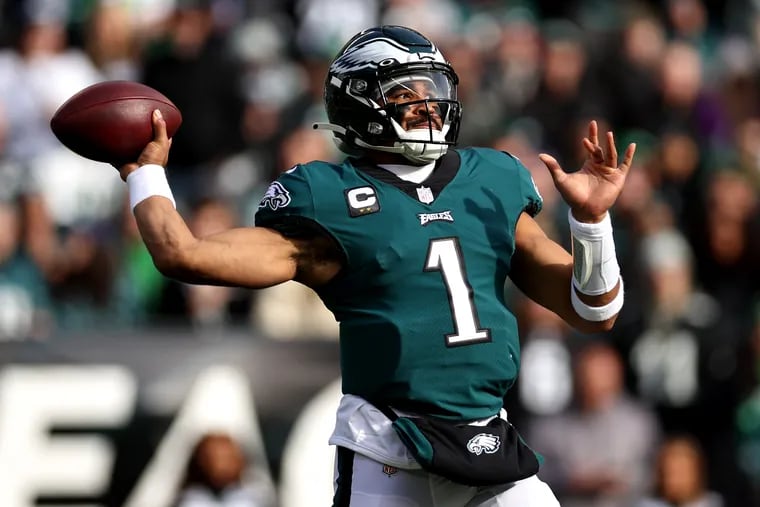 NFL MVP Odds: Eagles' Hurts, Chiefs' Mahomes in two-man battle