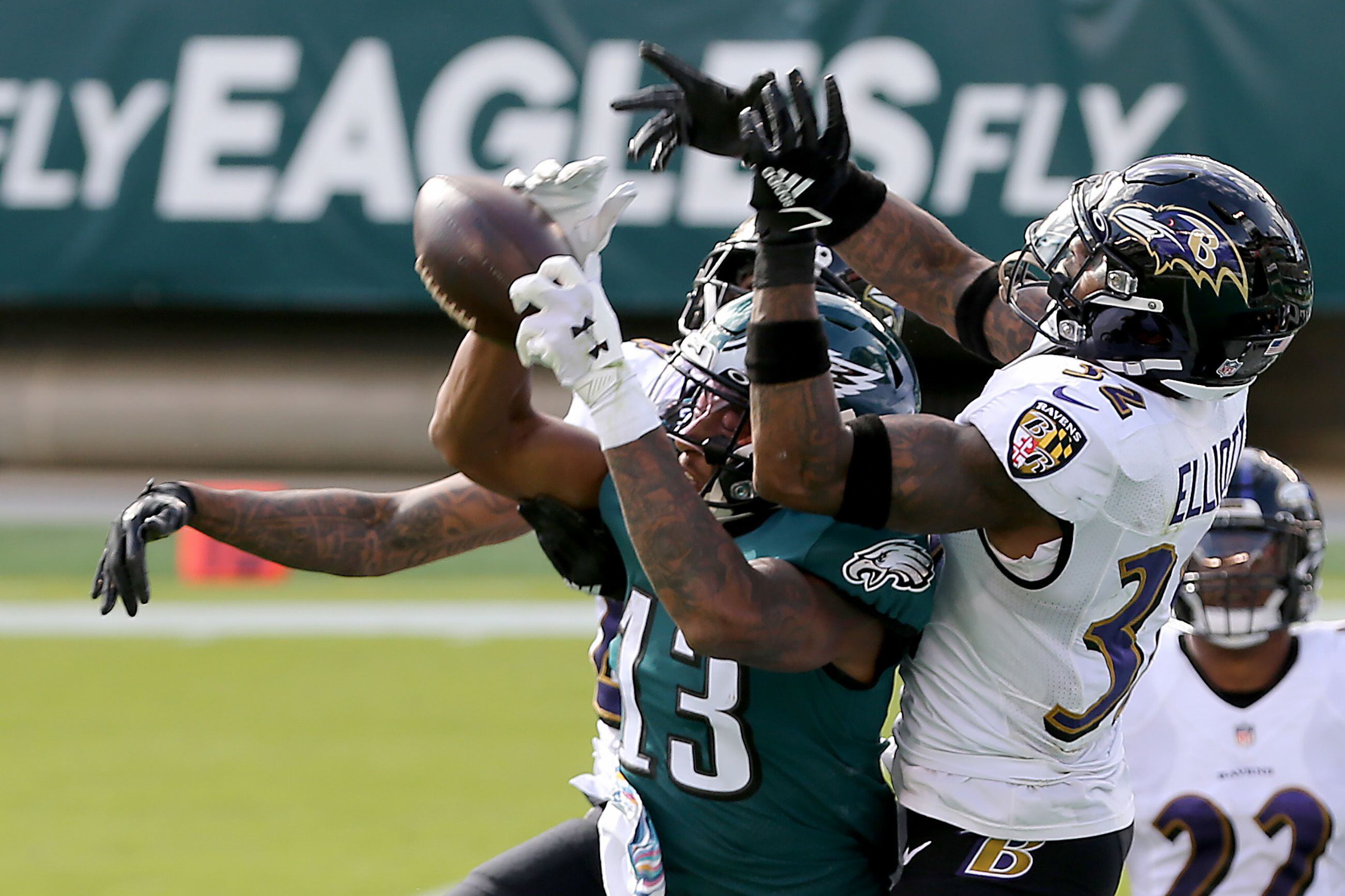 Carson Wentz, banged-up Eagles rally but fall short vs. Ravens