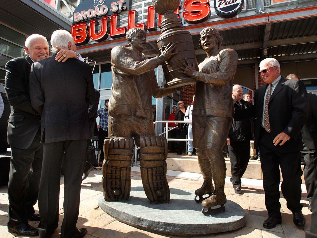 Rangers unveil statue of fan who died at game - Deseret News