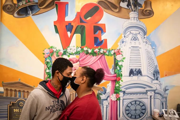 love-and-marriage-at-philadelphia-city-hall-photos