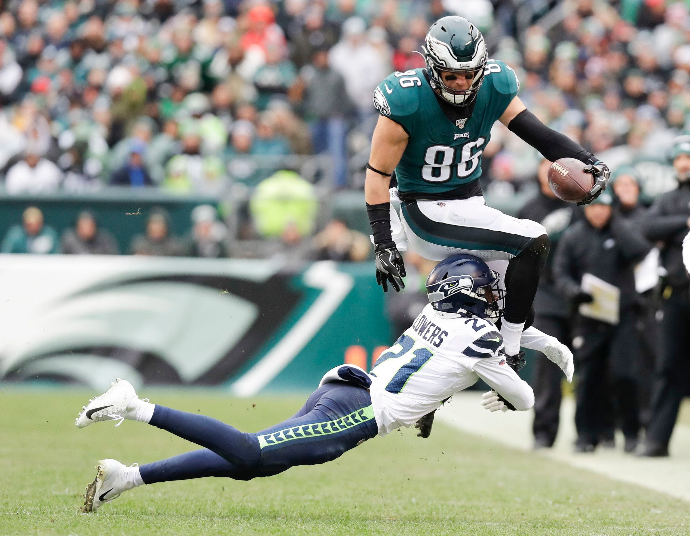 EAGLES LEGEND JASON PETERS HAD GONE FISHING: NOW HE'S A BEAR