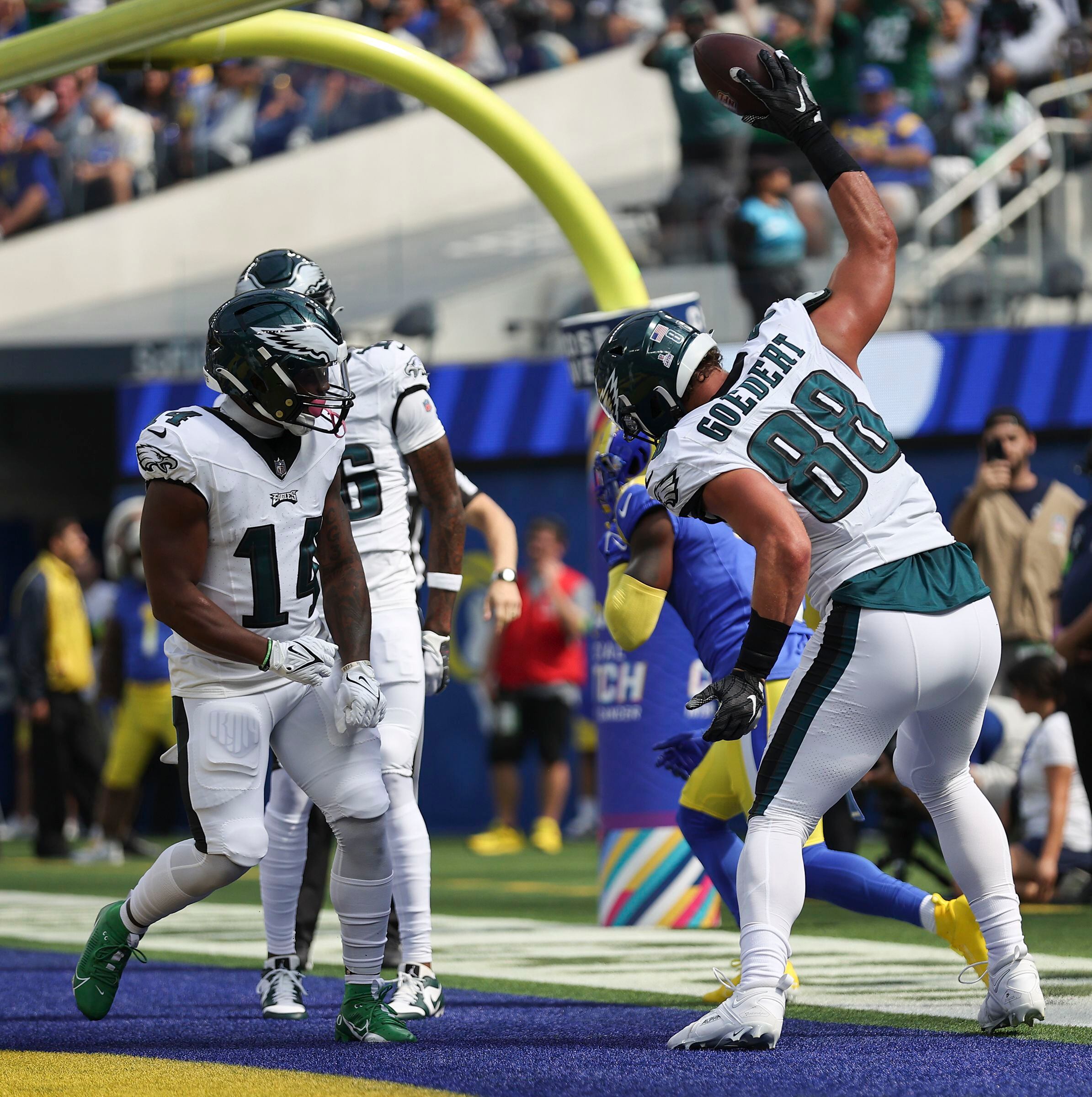 Eagles' Dallas Goedert earns high praise from coach Nick Sirianni as one of  the best tight ends in the NFL