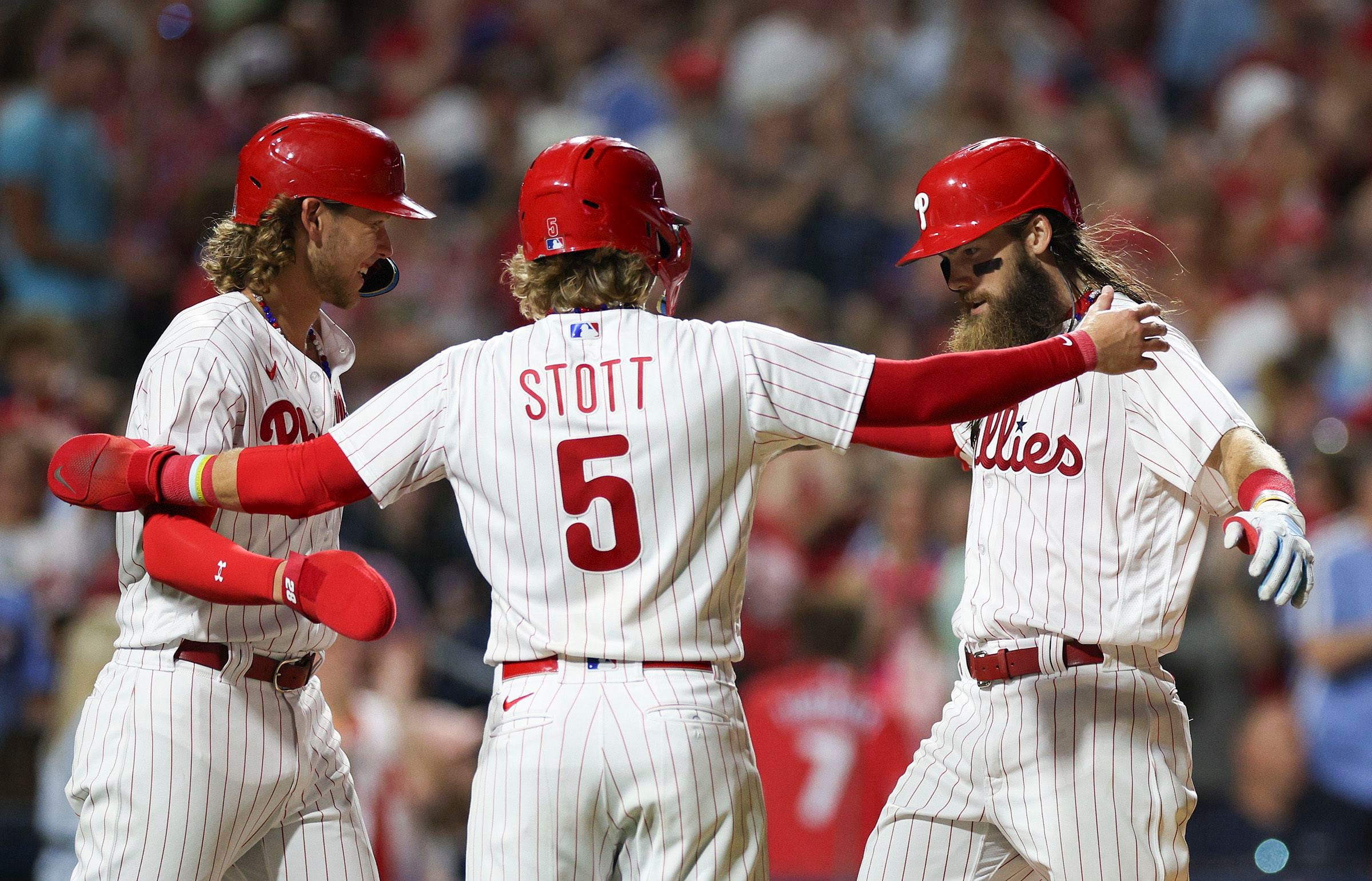 Wheeler strikes out 10, Phillies hit three homers in win over Cardinals