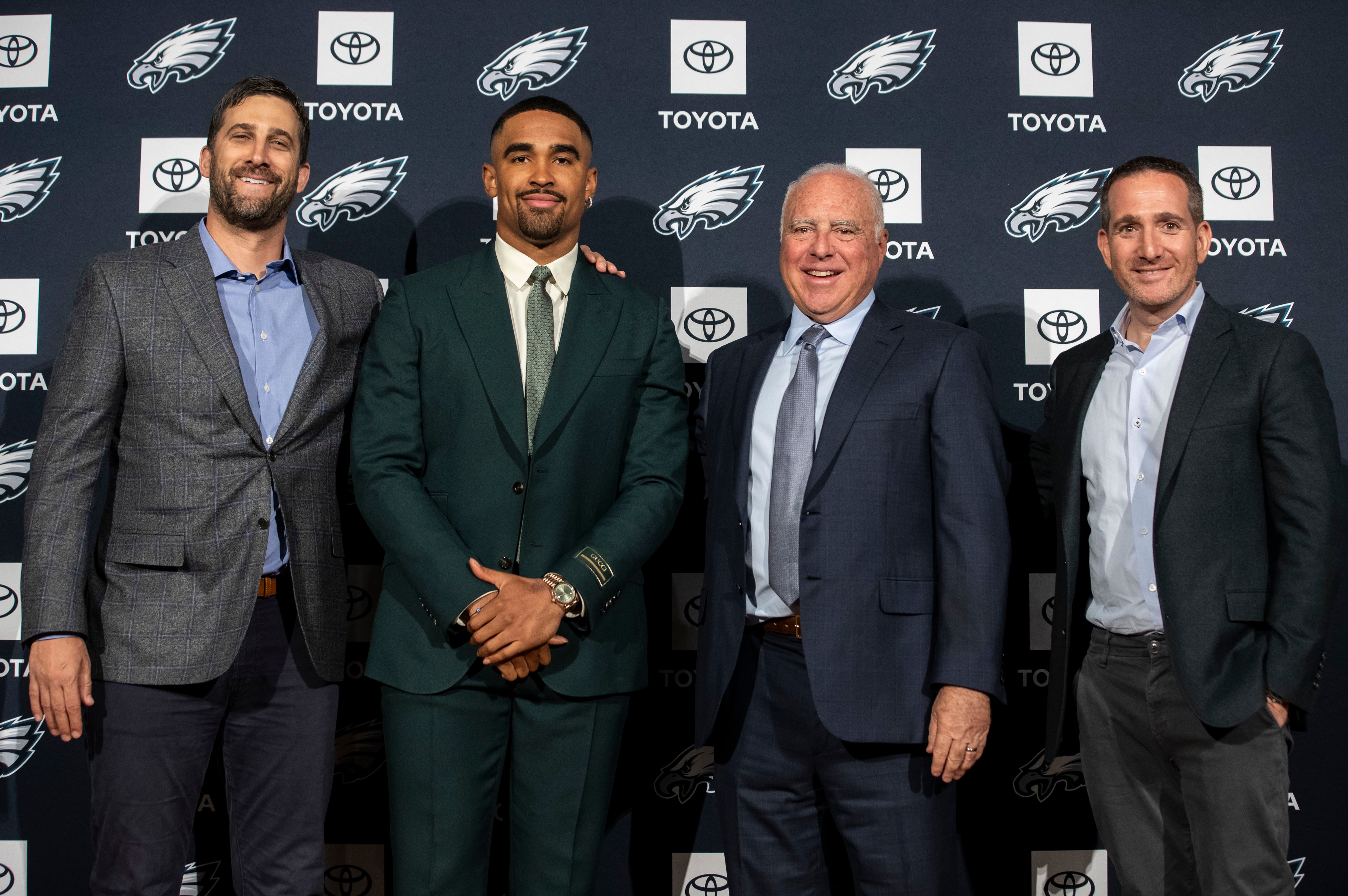 Eagles' pattern under Jeffrey Lurie means uncertainty for Nick