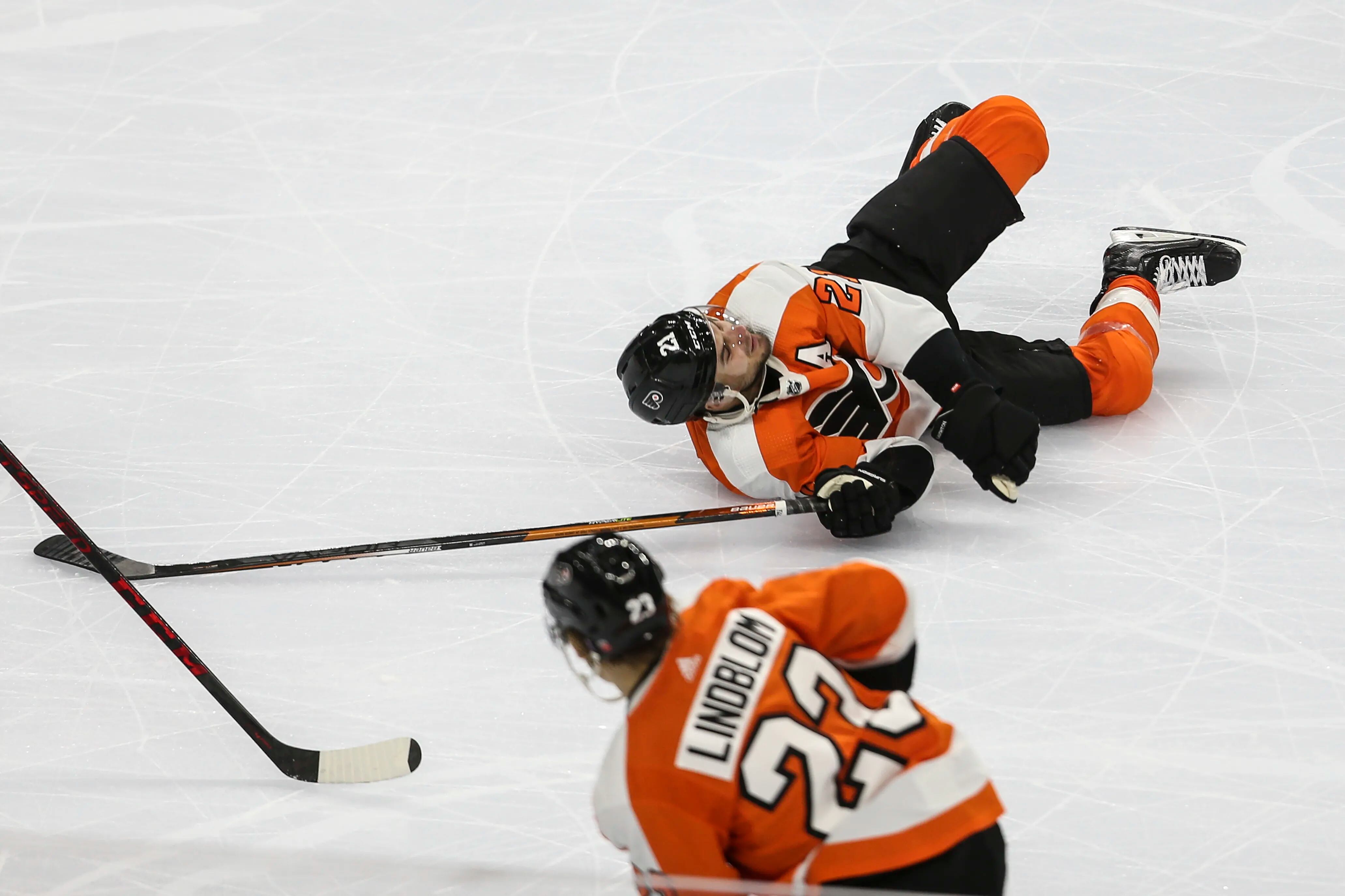 Photos of The Capitals beating the Flyers 5-3.