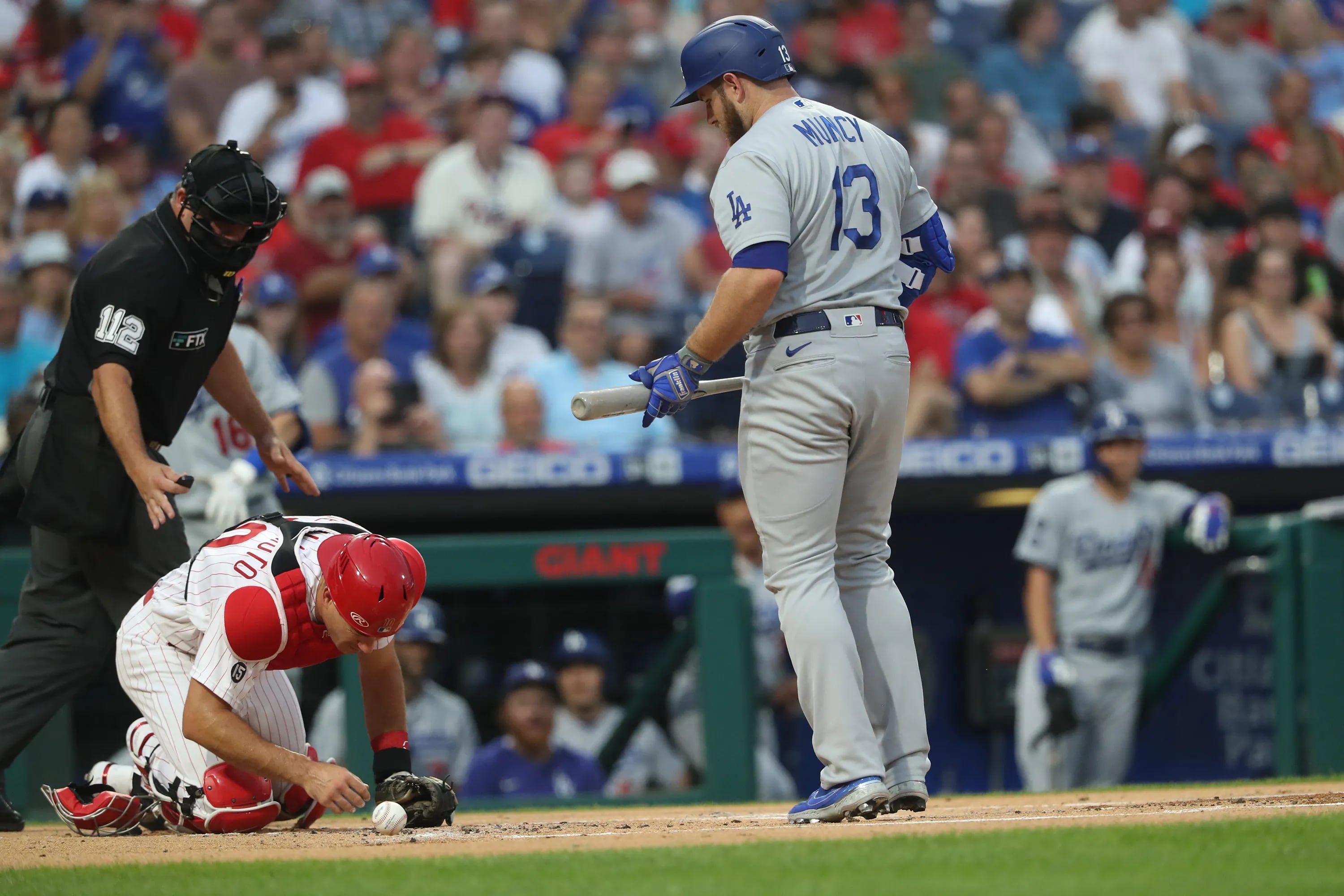 Muncy's walk-off slam gives Dodgers 10-6 win over Phillies – KGET 17