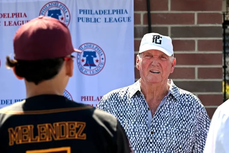 World Series champion and former Phillies manager Charlie Manuel meets members of the Central High School baseball team on Thursday.