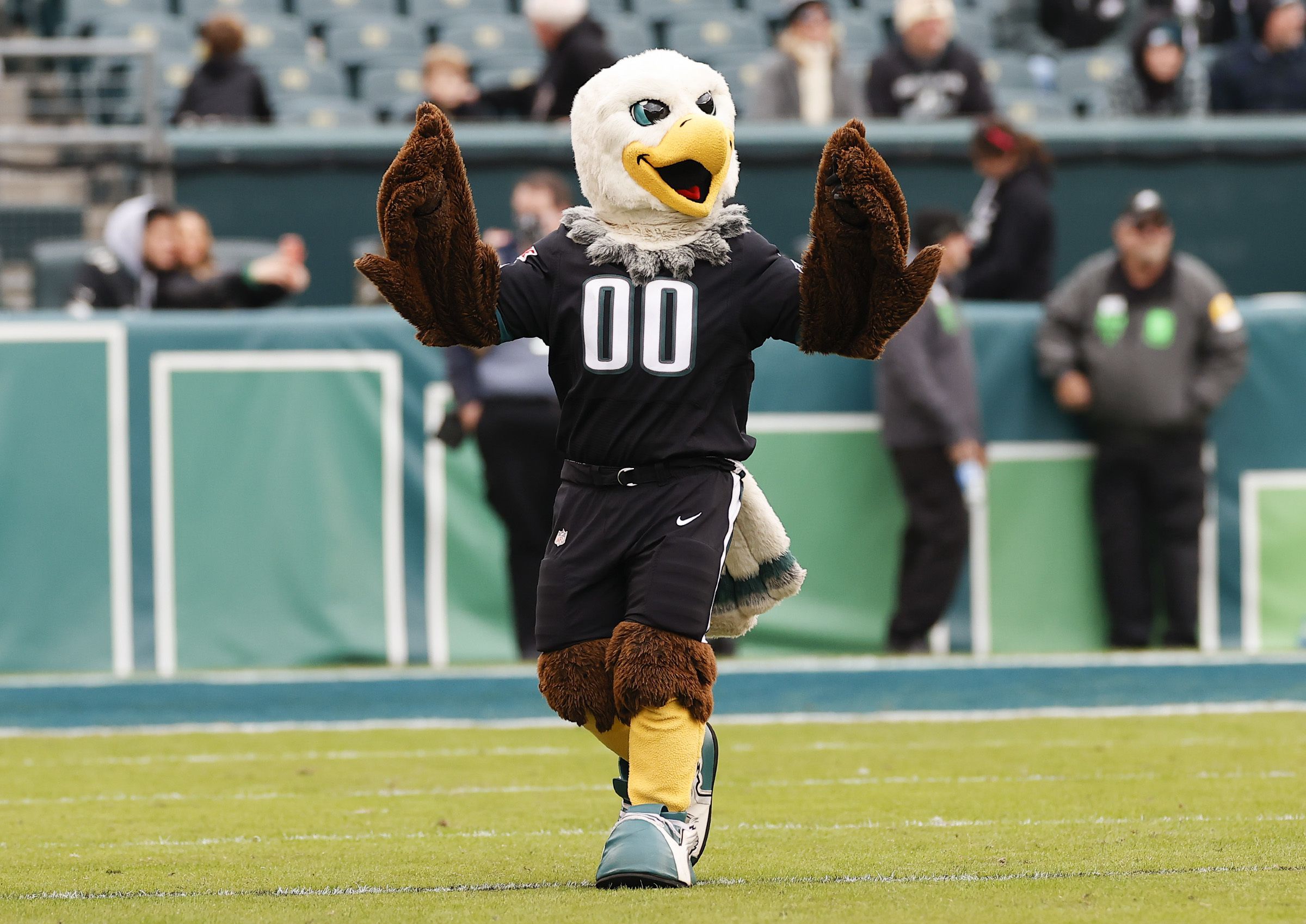 Mascot Philadelphia eagles and Philadelphia phillies City 2022