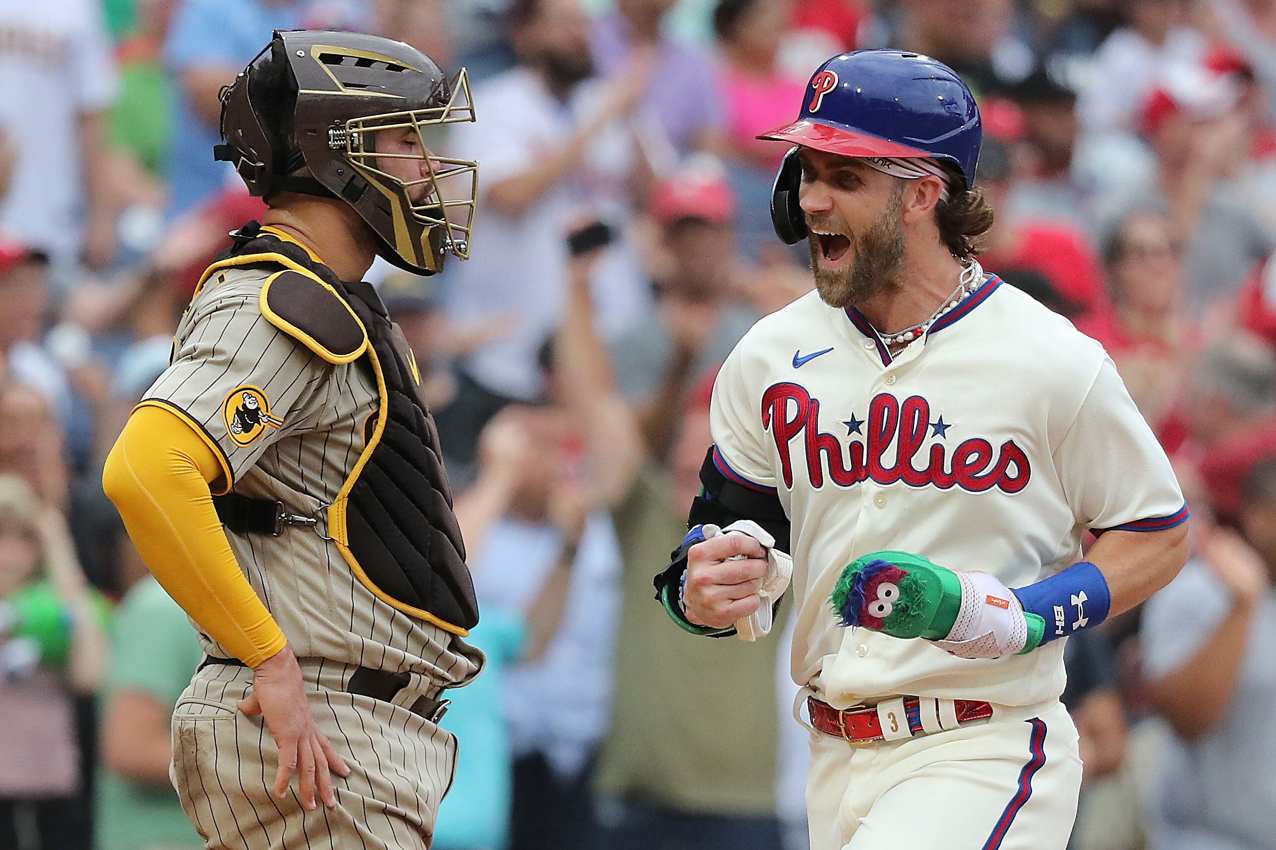 Kyle Schwarber's sacrifice, Jeff Hoffman's heat earn Phillies a