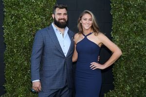 Eagles center Jason Kelce had to be carried home after drunken first date  with now-wife Kylie