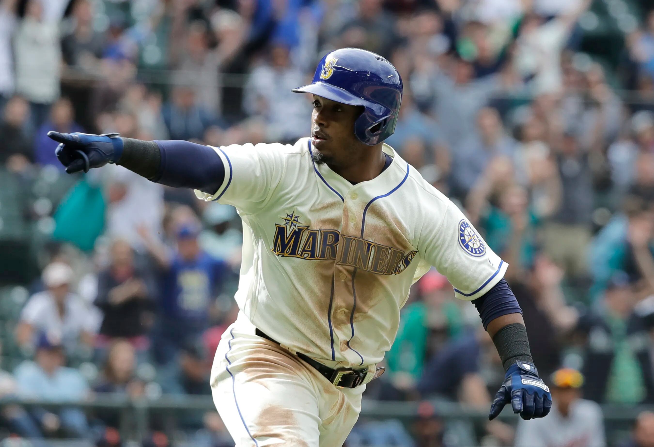 Mariners accelerate rebuild by trading Jean Segura to Phillies