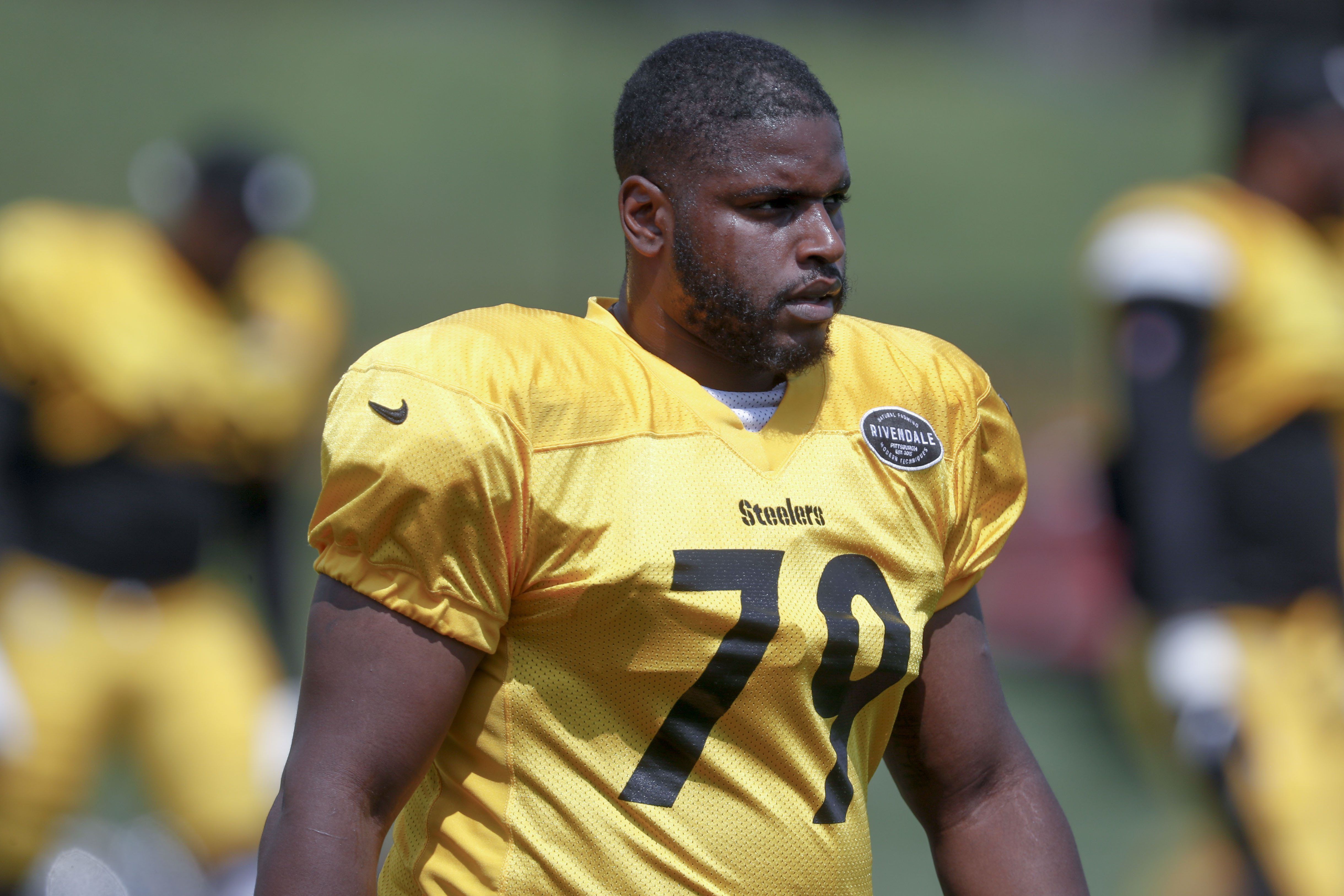 Eagles DT Javon Hargrave takes a shot at Steelers