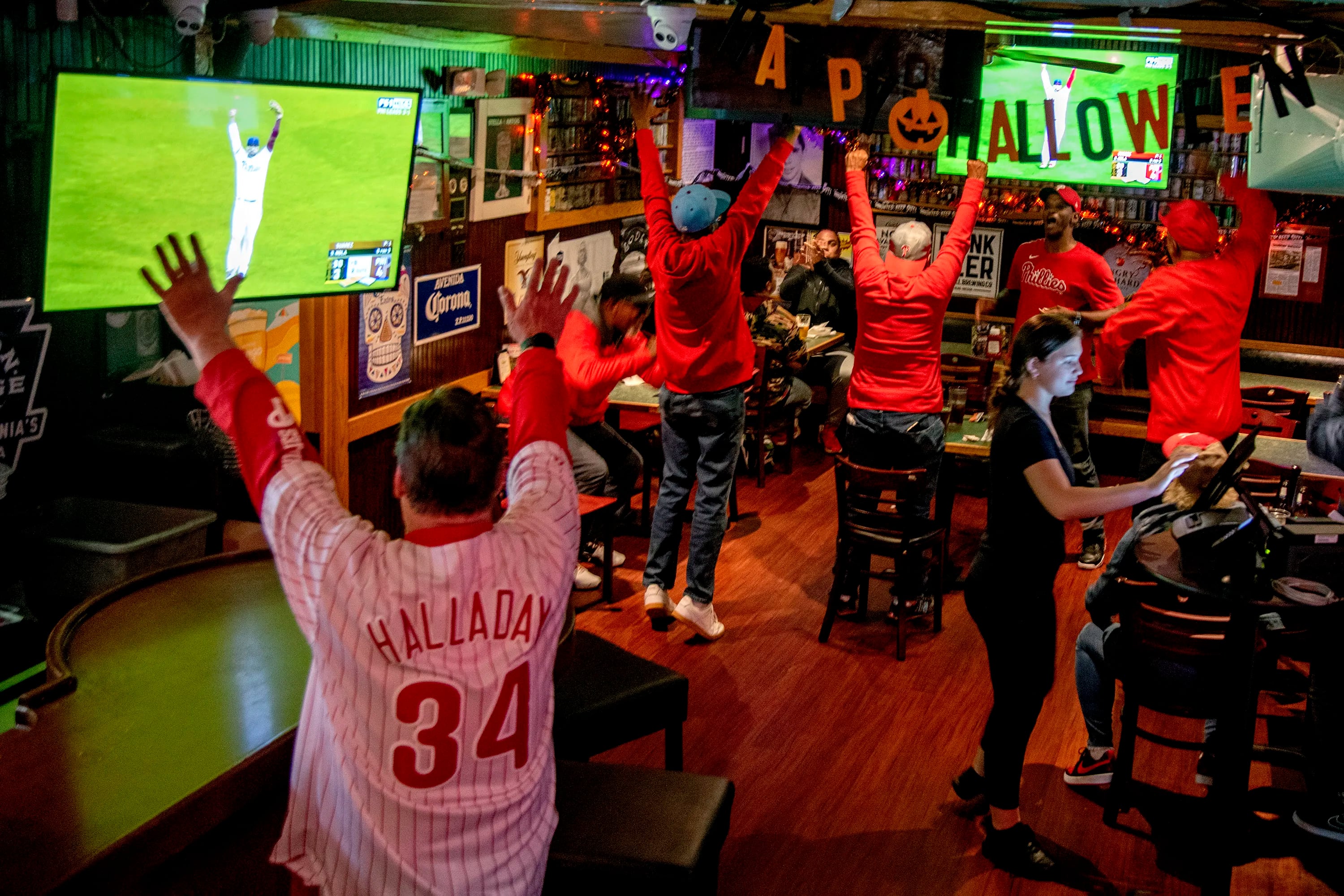 See how fans are celebrating the National League championship