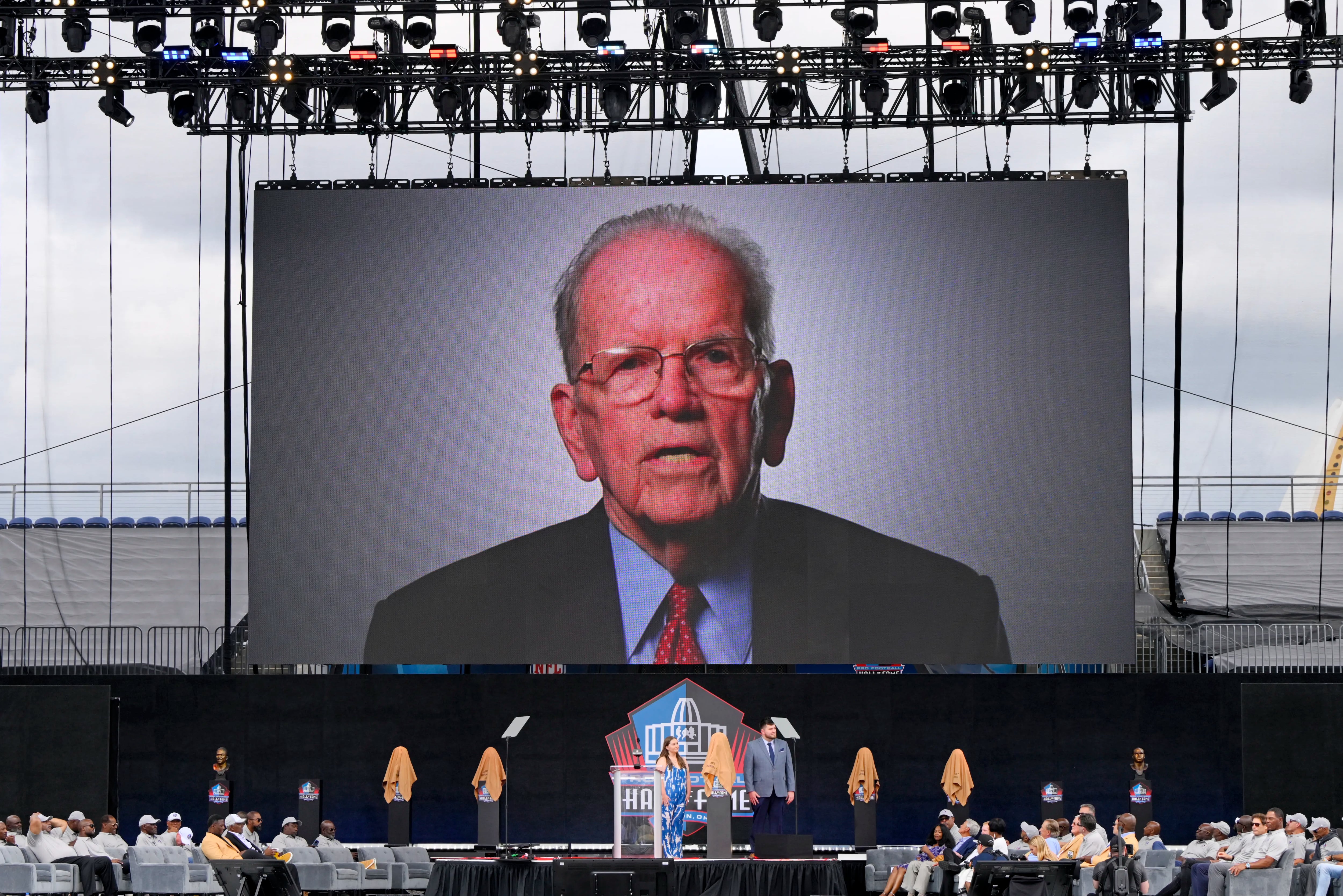 NFL Hall of Fame: Dick Vermeil, Sam Mills and Art McNally formally