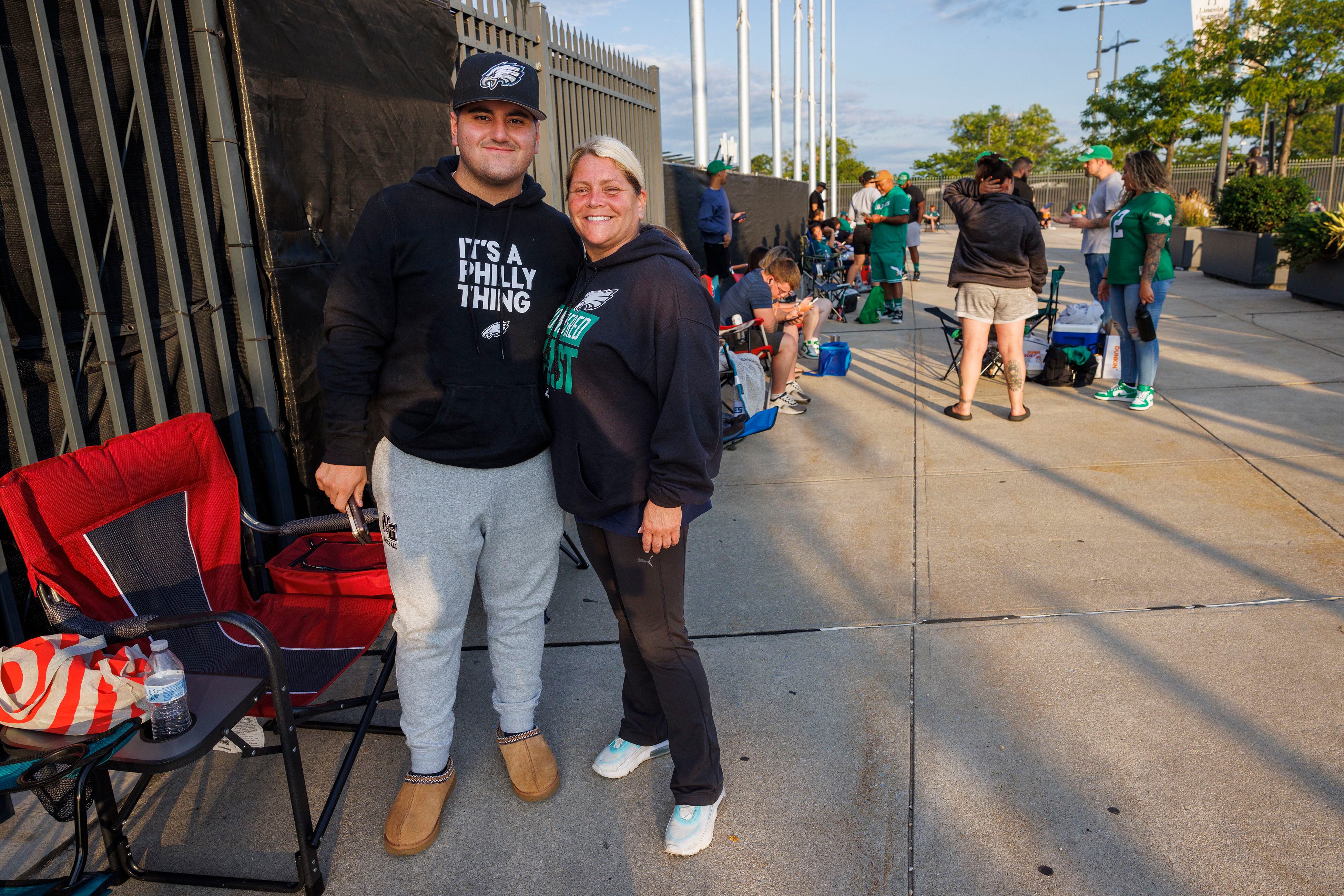 Fans line up to buy Kelly Green merchandise in Lancaster