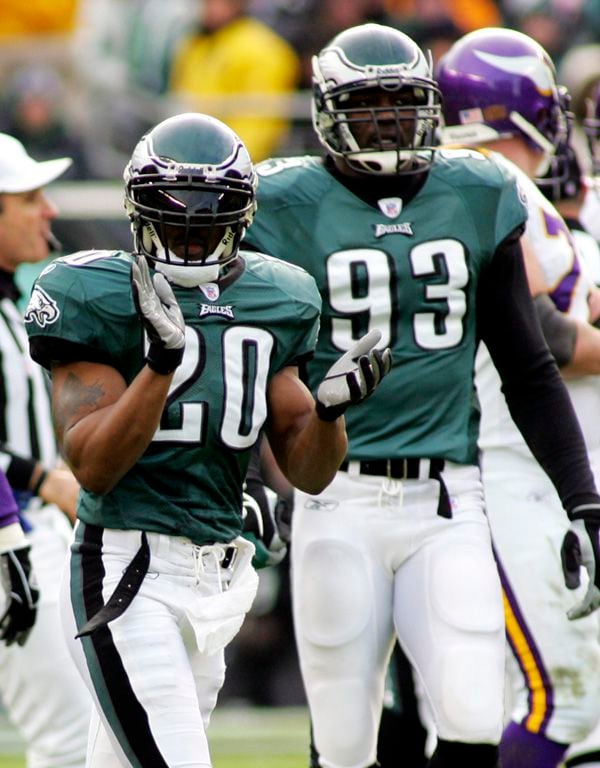 Ex-Eagle Dawkins humbled by jersey retirement on Sunday