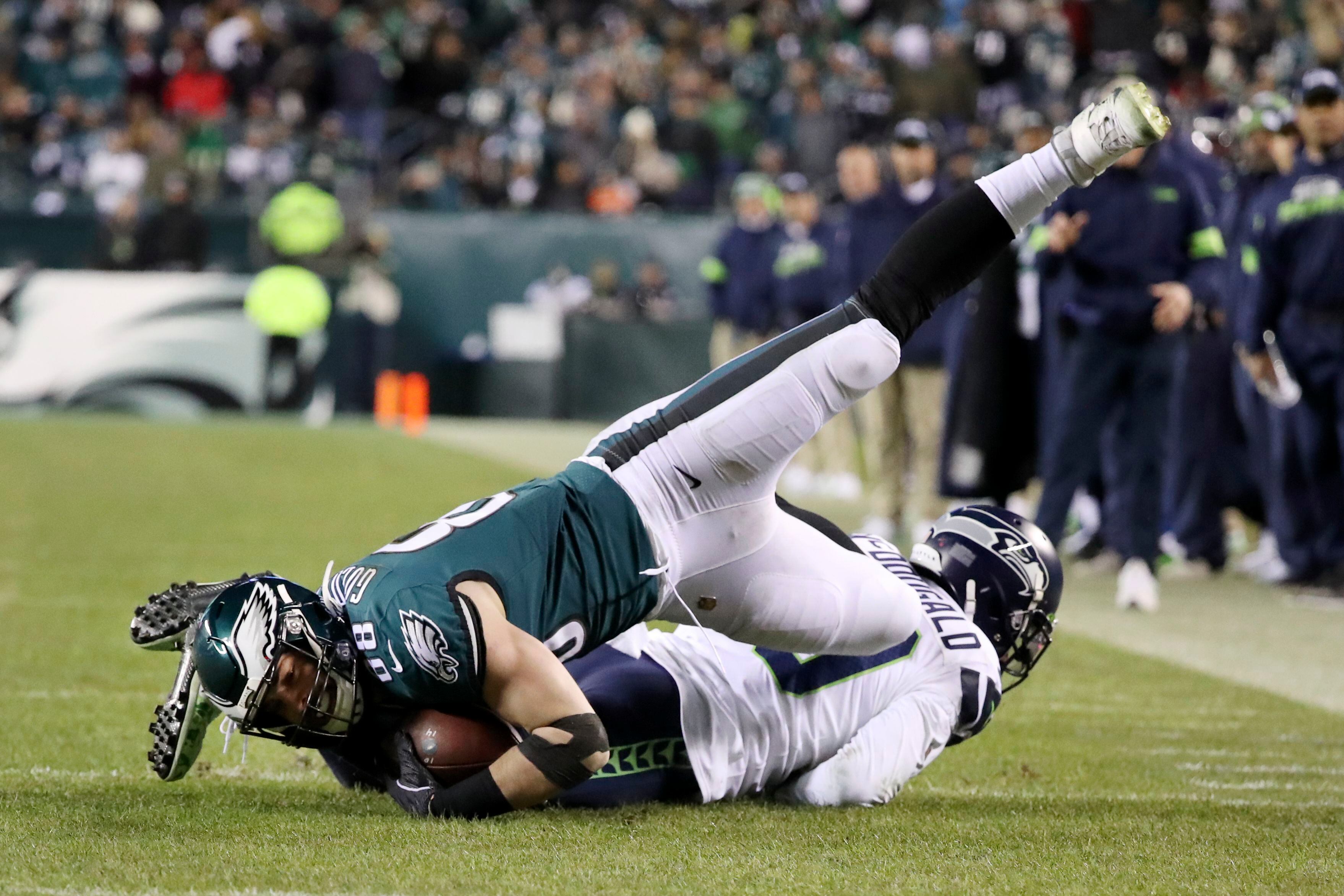 Carson Wentz aggravates Jacksonville headaches as Philadelphia