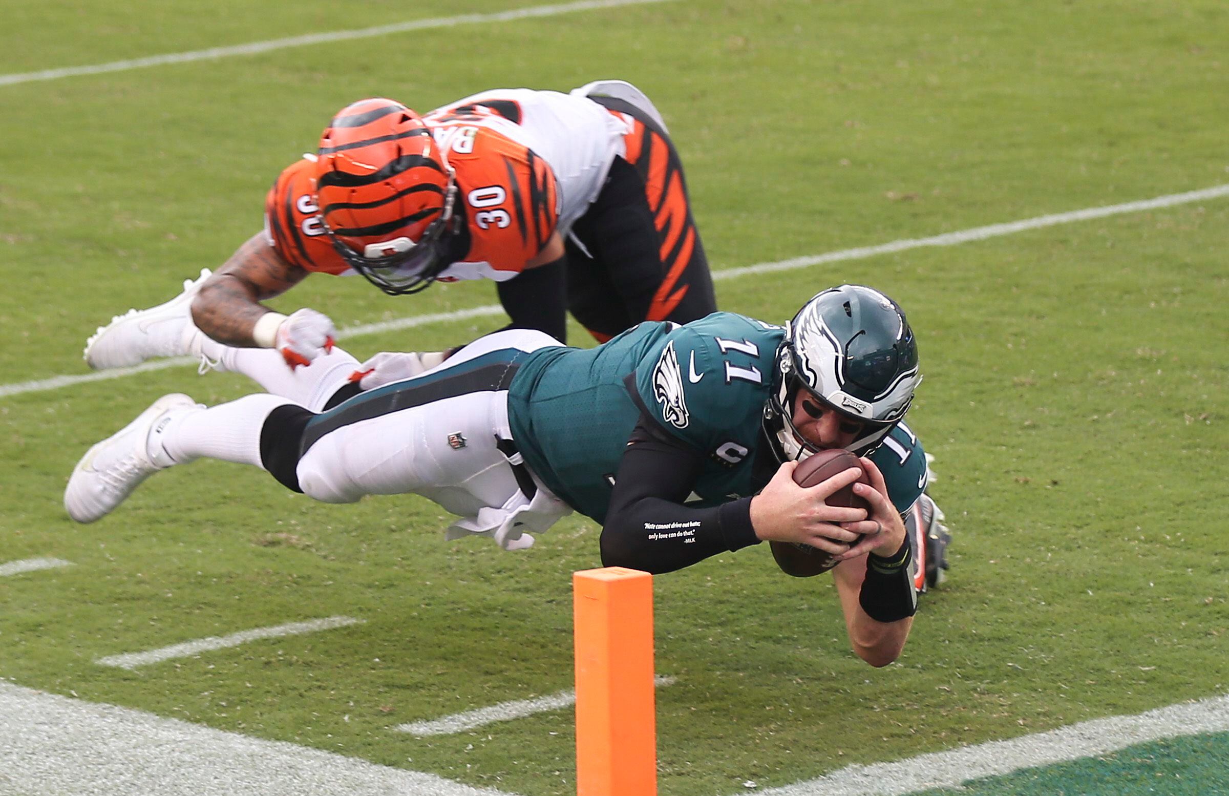 Doug Pederson smiled all the way through his bath in Eagles-green