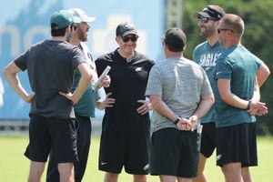 Saints GM Mickey Loomis now wary of dealing with Eagles' Howie Roseman