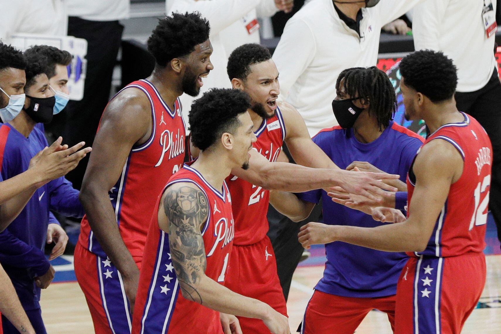 Ben Simmons attempted a 3-pointer in the 76ers' win over the Lakers.