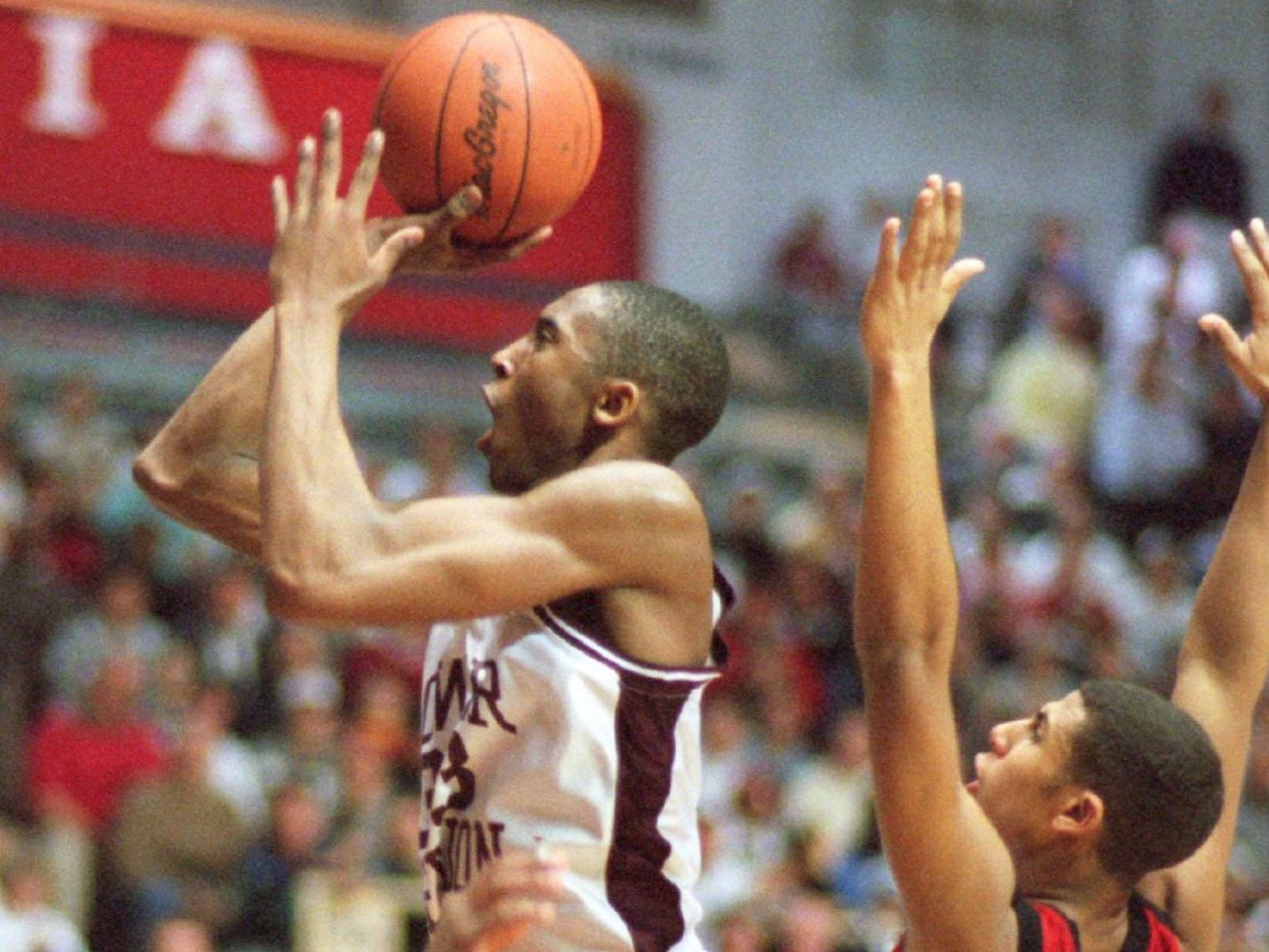 Aaron Jones wears Kobe Bryant's Lower Marion basketball jersey