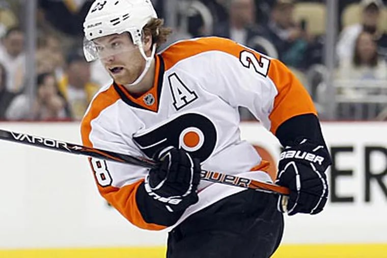 "I think we'll see a different group of guys next game," Claude Giroux said about Game 4. (Yong Kim/Staff Photographer)