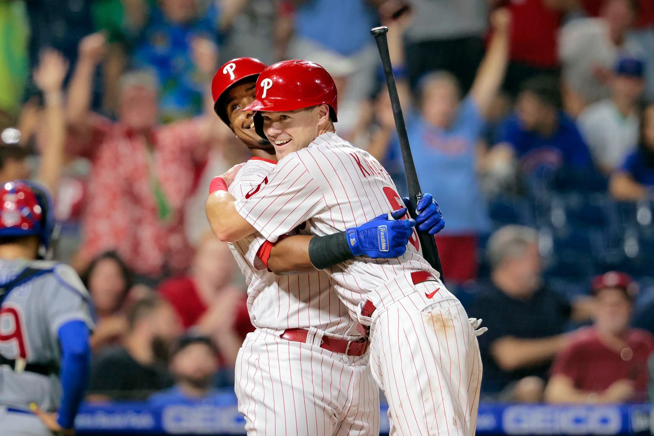 Philadelphia Phillies show off 2022 NL championship rings, 13.5 carats