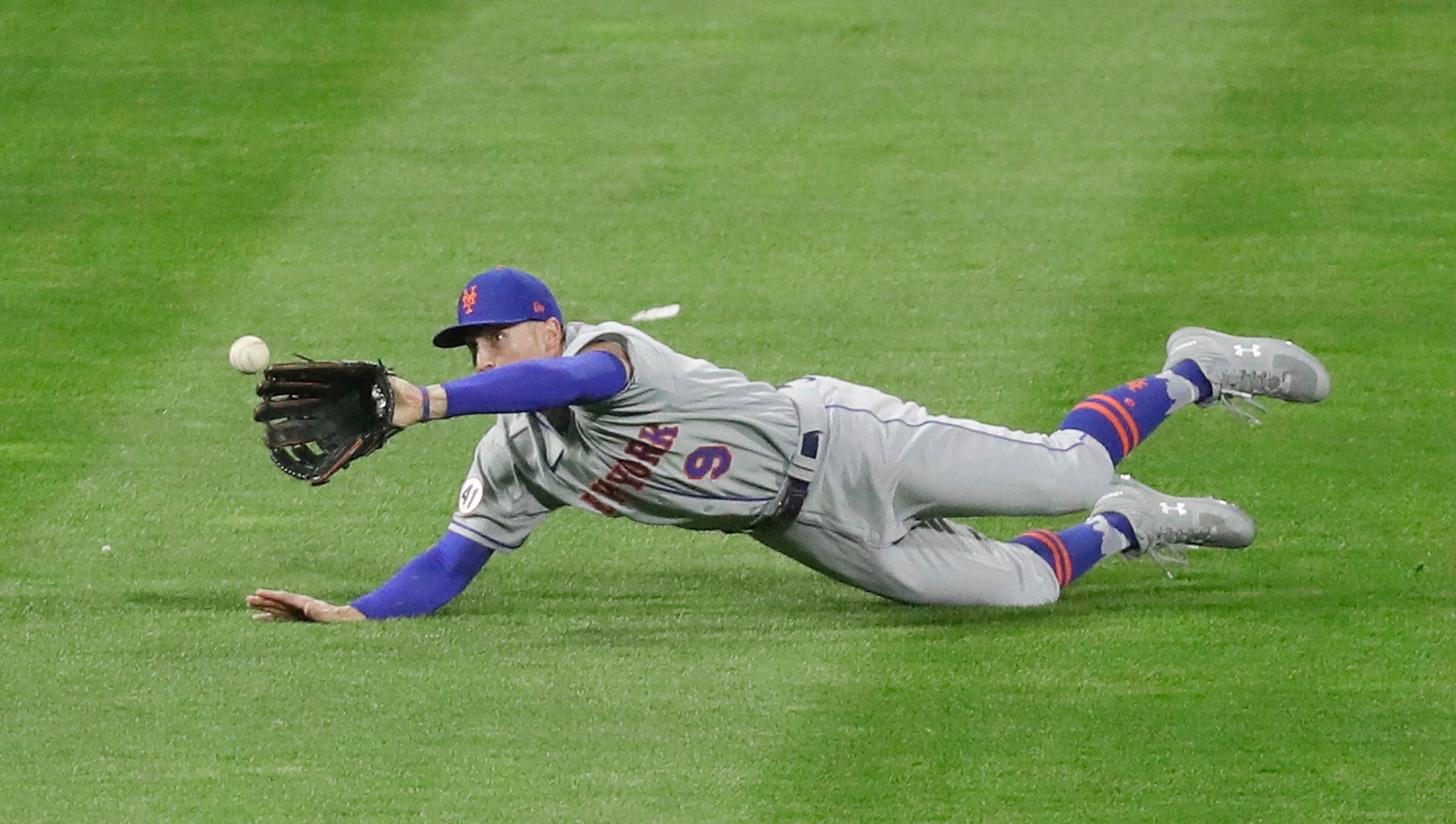 Back, not baby, cause for Jacob deGrom's early exit from Mets' home opening  win against Phillies – New York Daily News