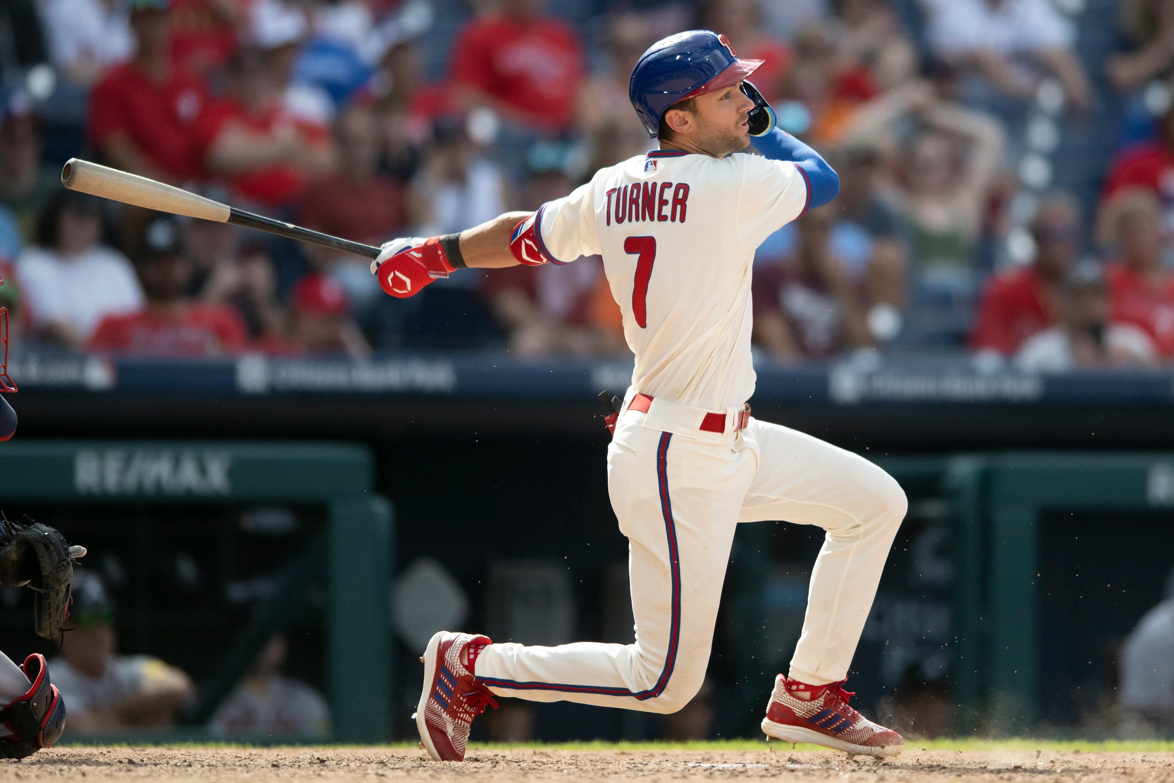Phillies break out the bats in 7-5 victory to salvage doubleheader split  with Braves