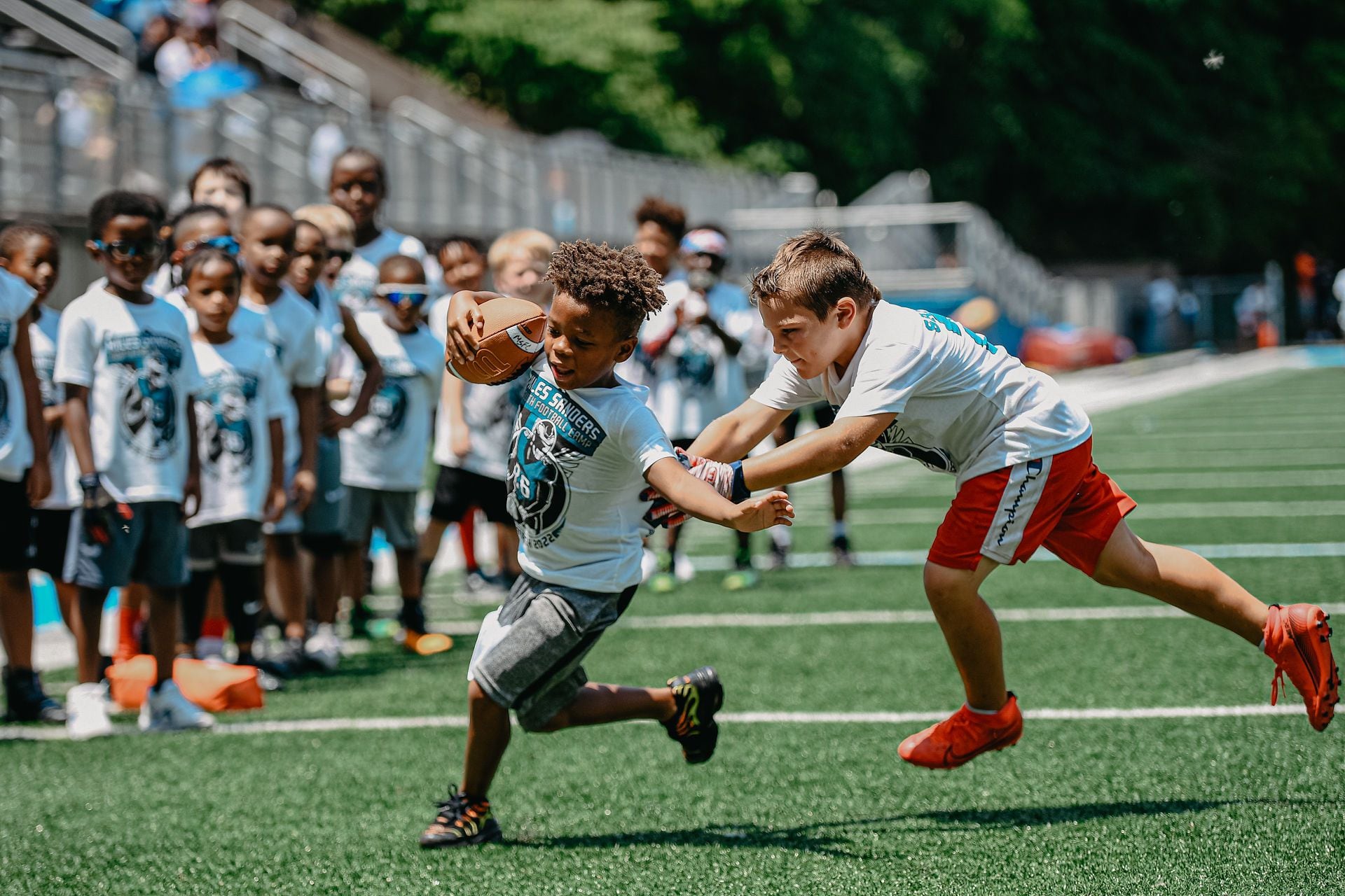 Texas News, Eagles NFL star holds youth football camp in Killeen