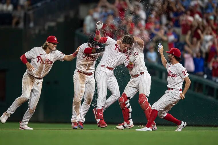 Nunez drives in four to key Phillies' victory