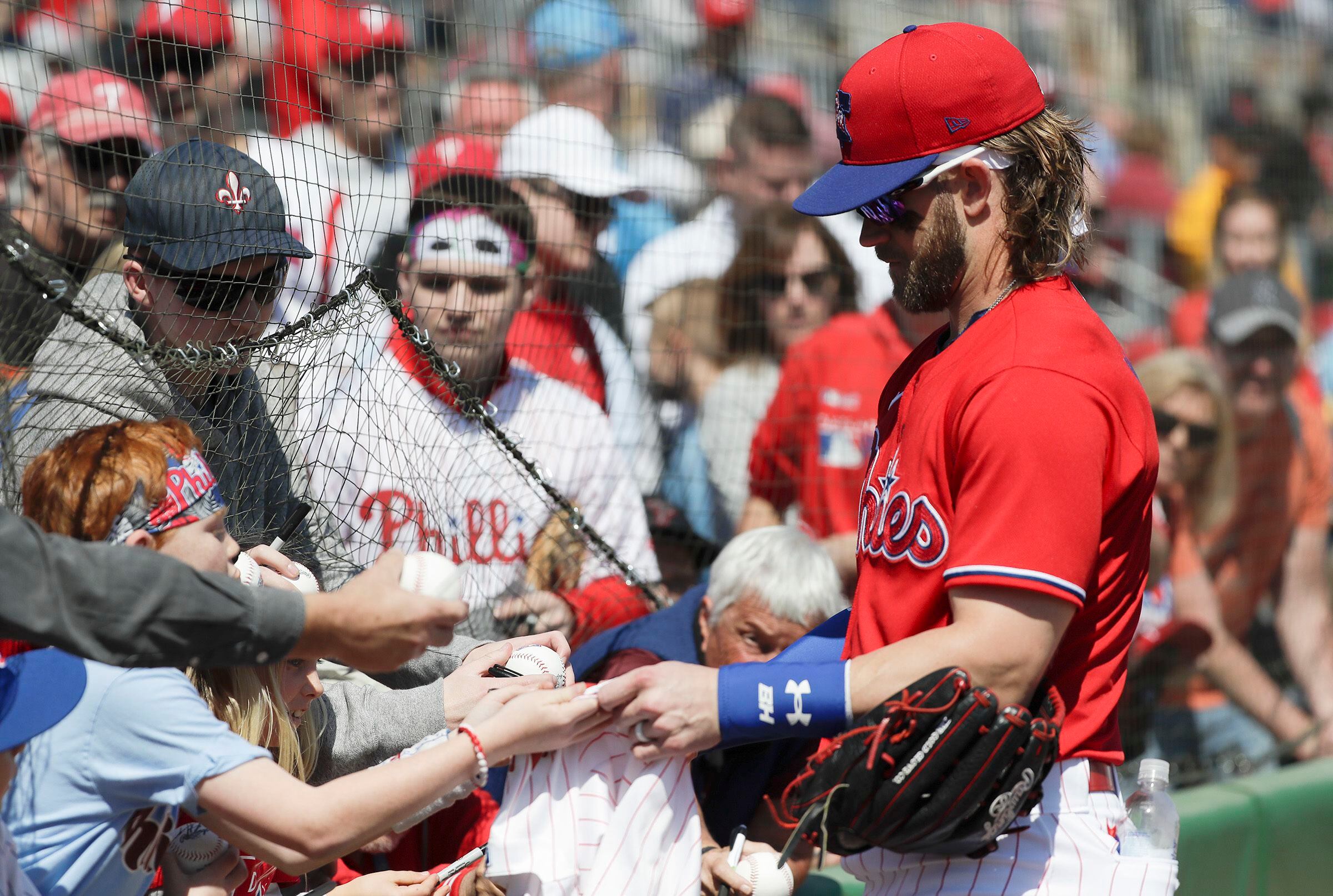 Coronavirus: Why MLB is advising players not to sign autographs