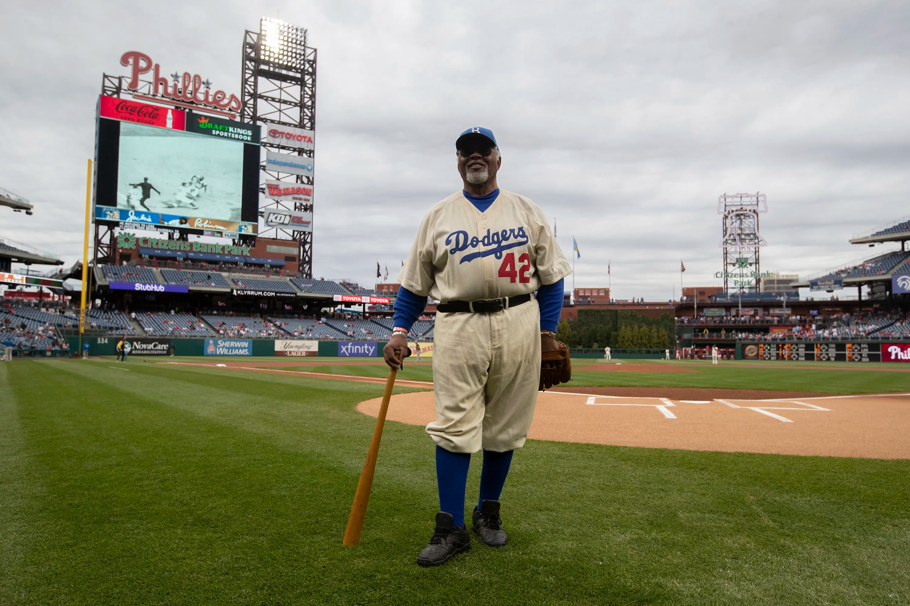 Banda Game-Worn and Signed Jackie Robinson Day Jersey