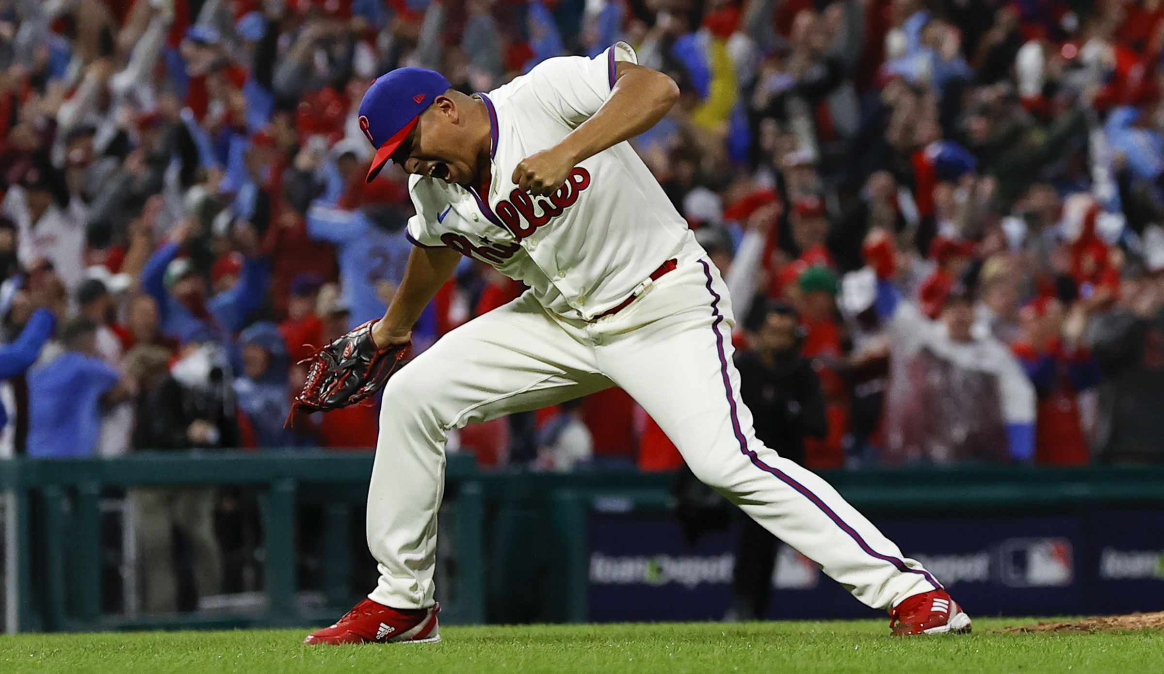 Bryce Harper blasts epic game-tying grand slam Phillies win