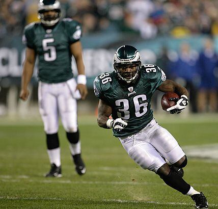 Brian Westbrook #36 of the Philadelphia Eagles rushes against the