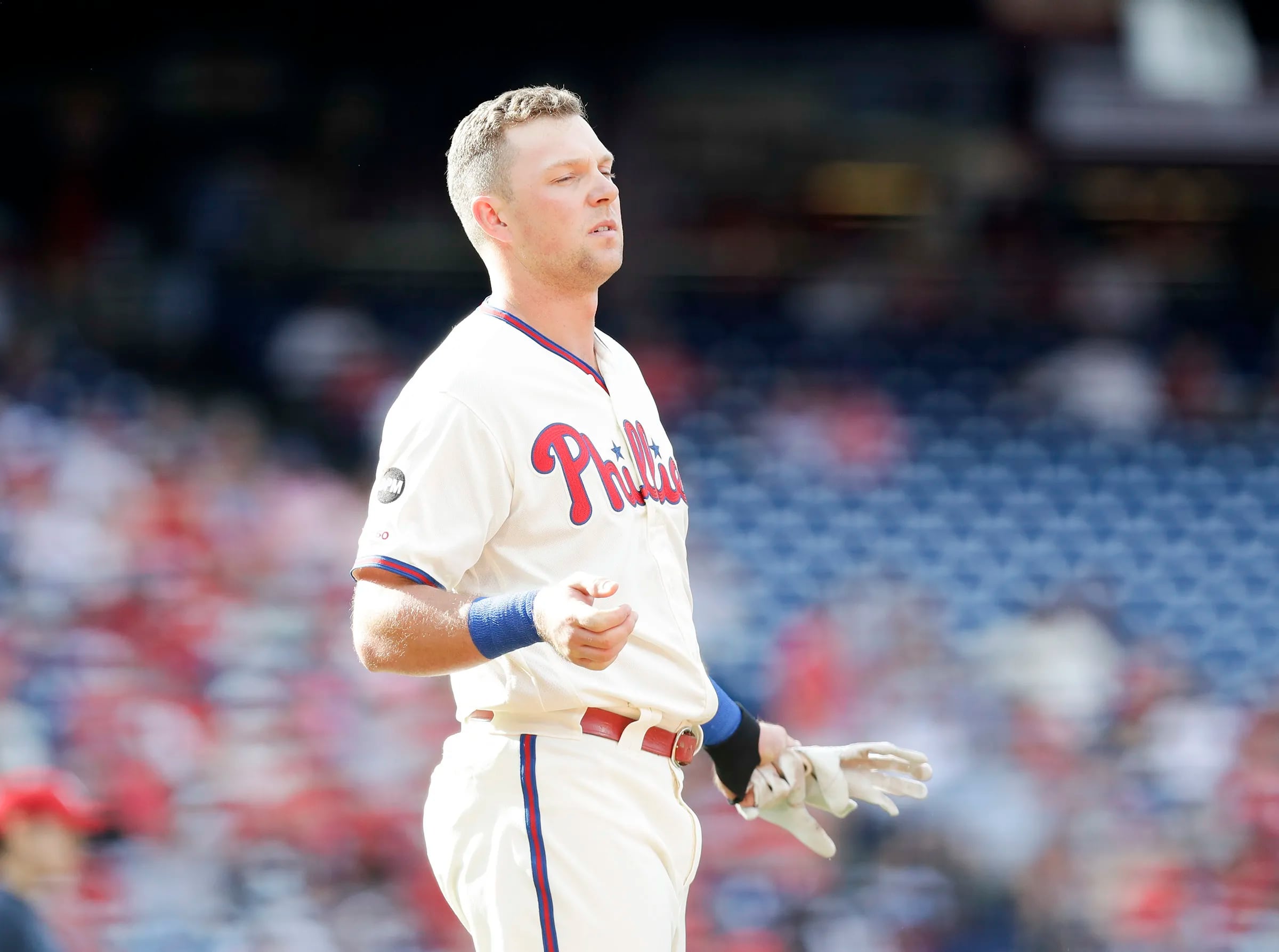With runners on, Rhys Hoskins could wear mask at first base  Phillies  Nation - Your source for Philadelphia Phillies news, opinion, history,  rumors, events, and other fun stuff.