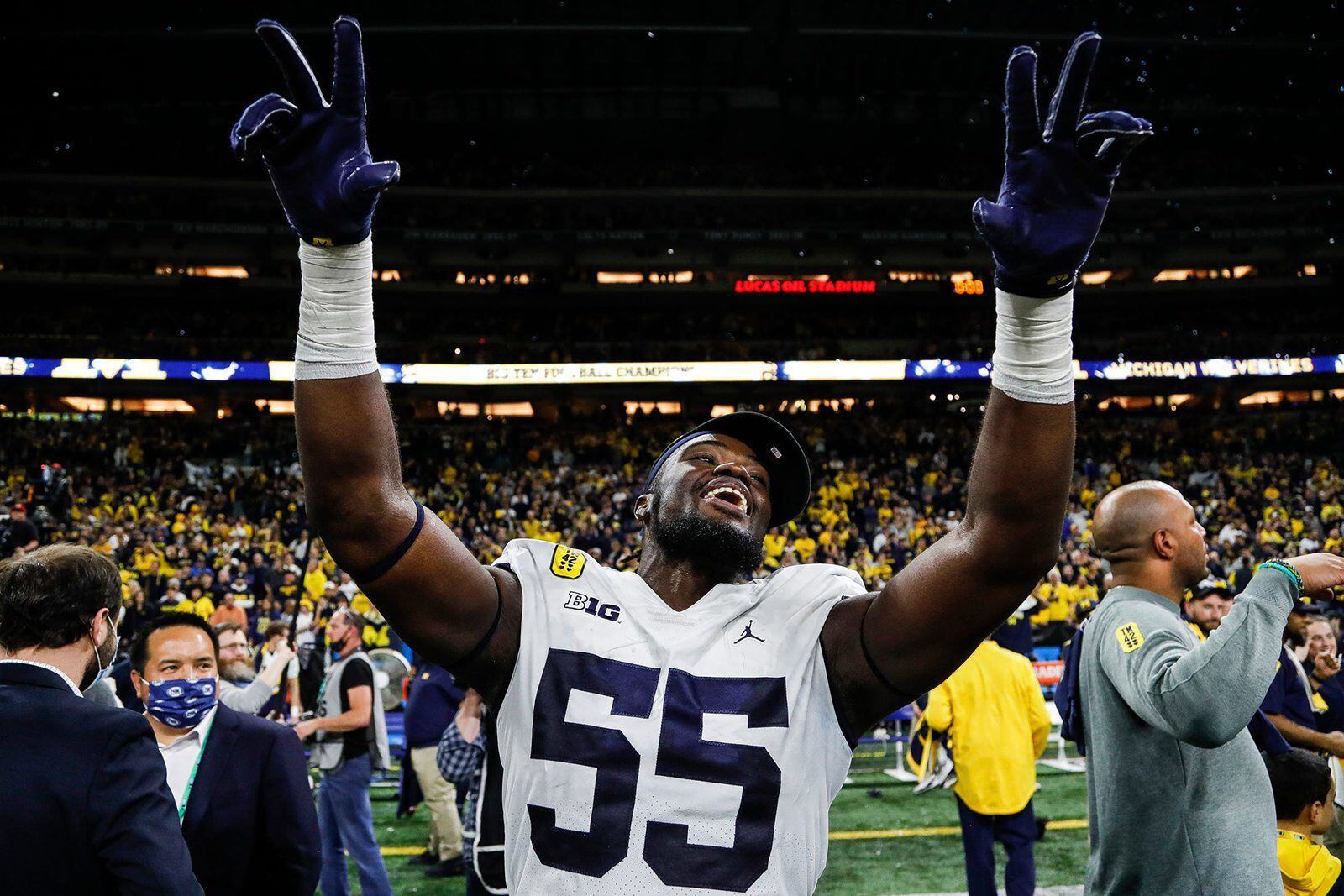 Greek-born American Football Defensive End, George Karlaftis, Takes The  Field For The First Time In The NFL Super Bowl (video)