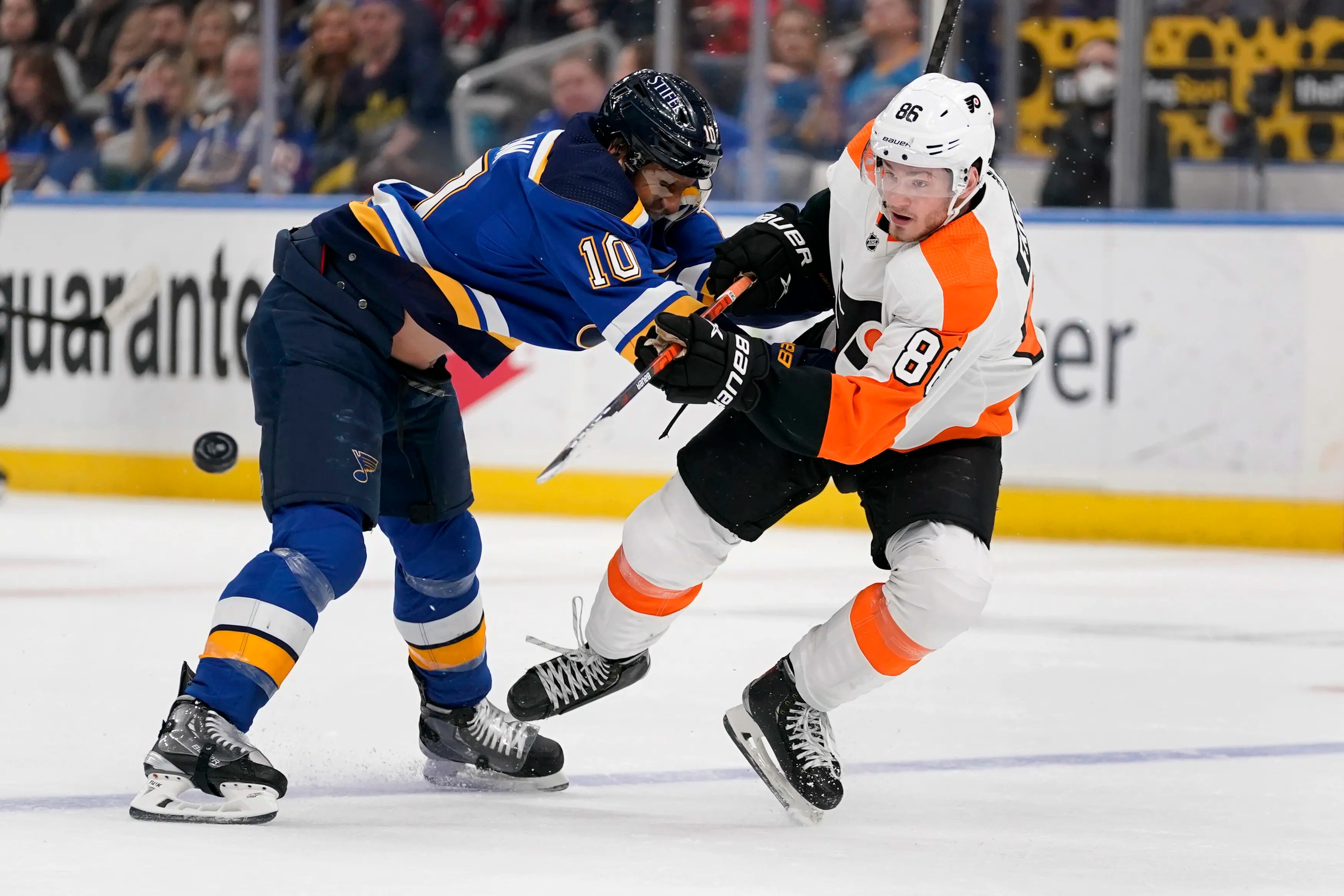 Flyers snap road winless streak with 5-2 win over St. Louis Blues