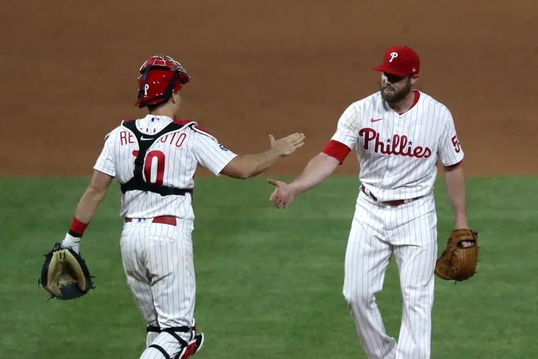 Phillies survive embarrassing roster mistake in 6-5 win over Brewers