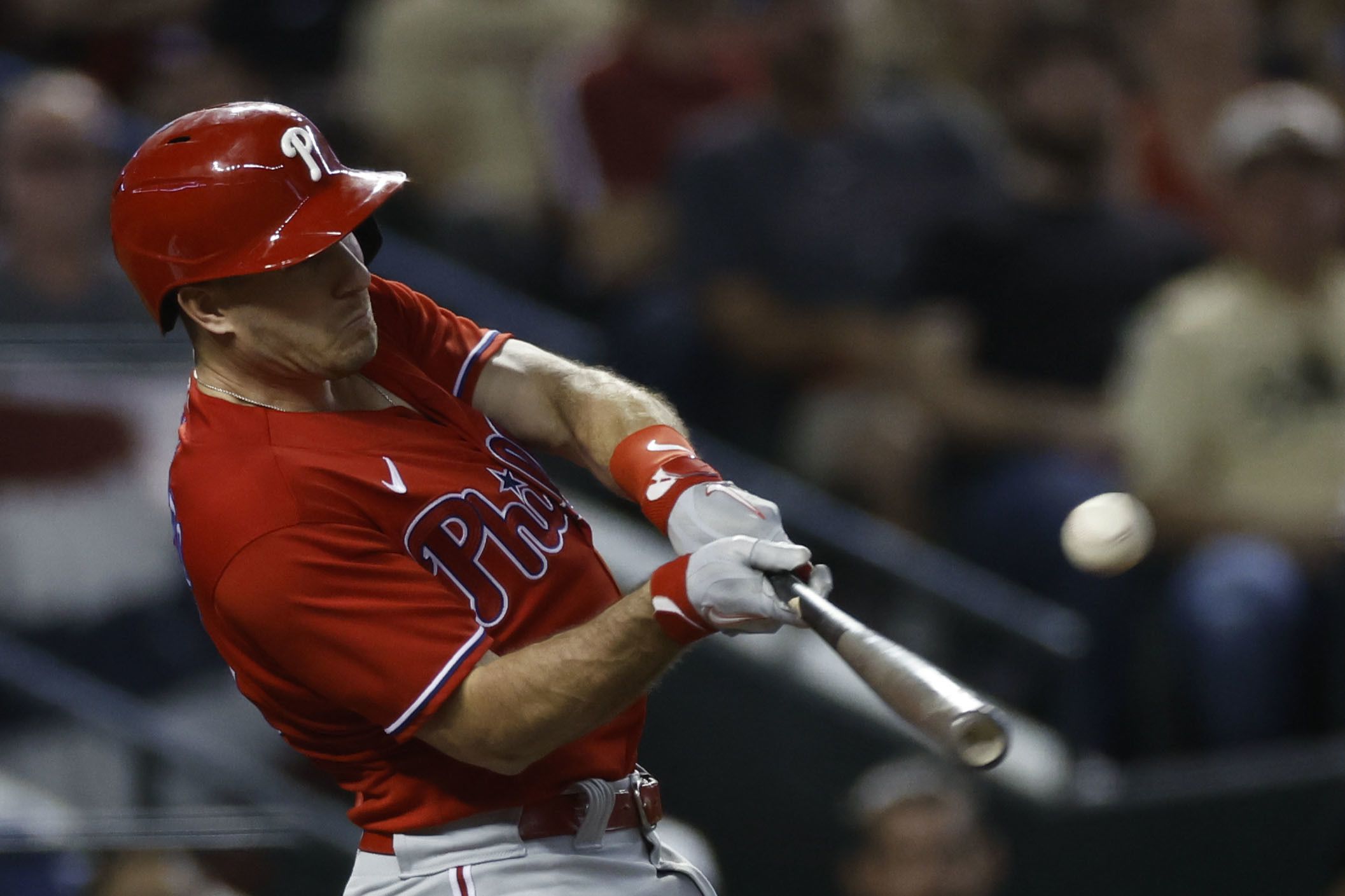 Bryce Harper stares down Michael Phelps after homer, steals home