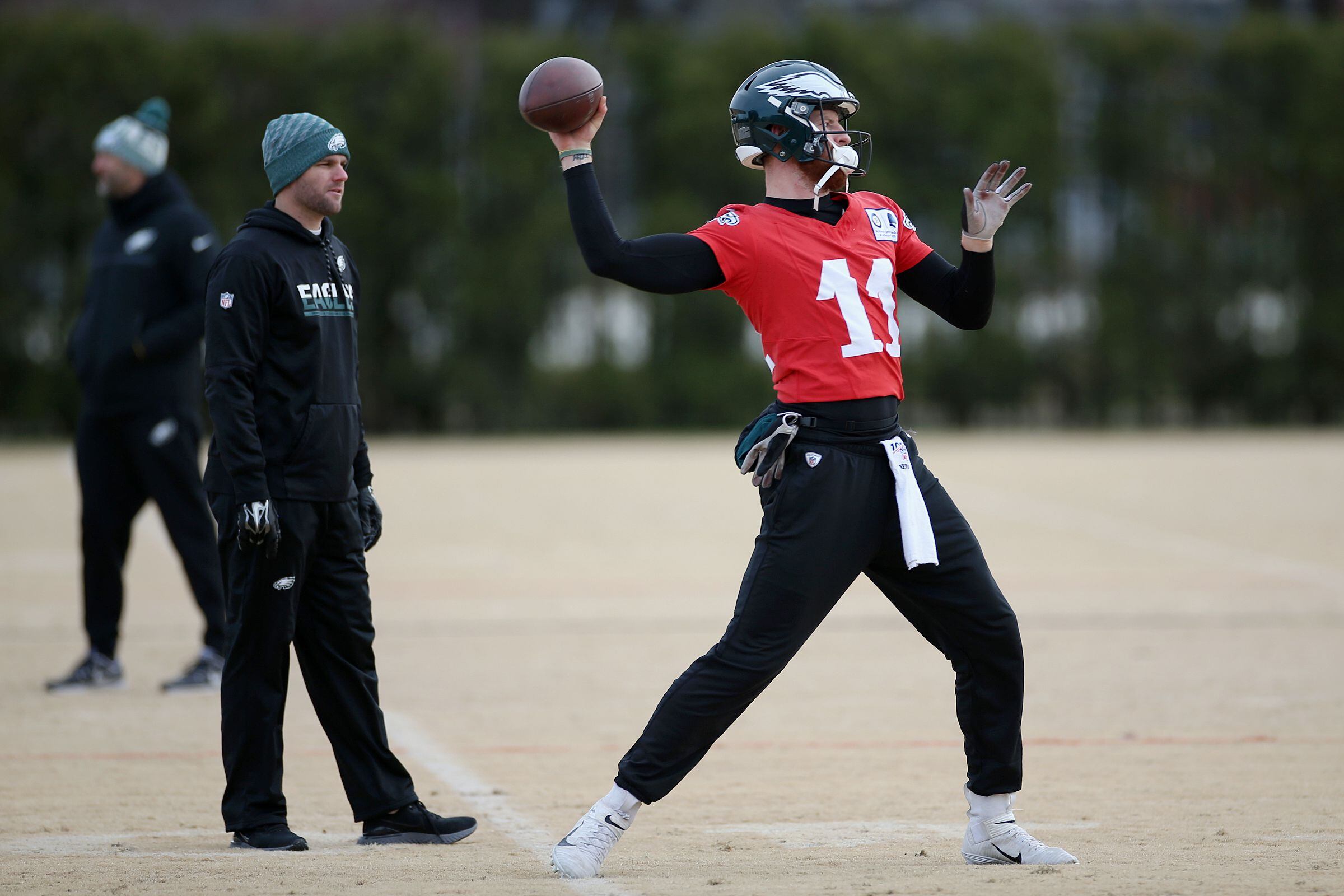 HAYES: With Eagles' Wentz struggling, it's time to give Hurts a shot