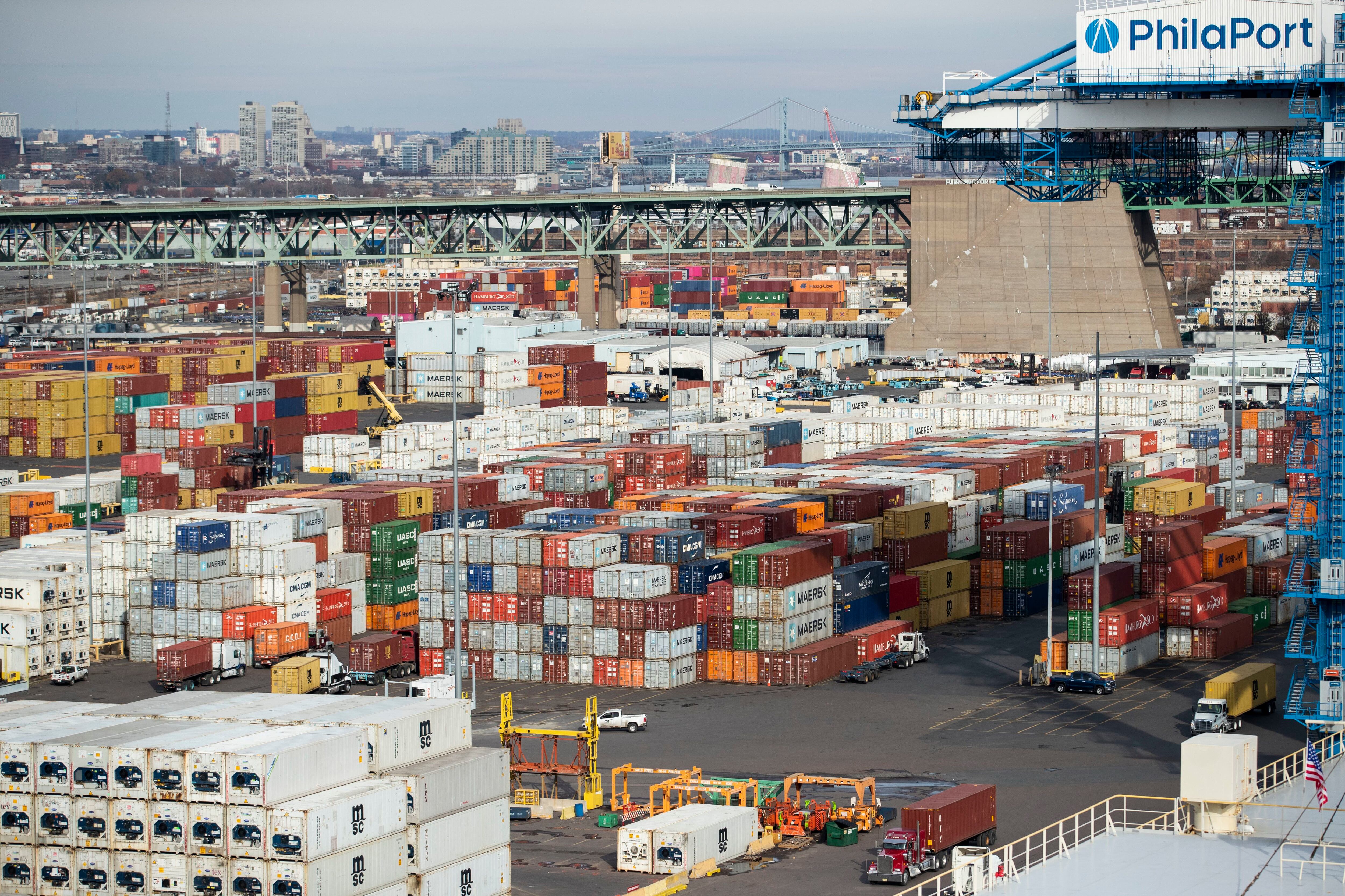 California ports piling up again: Too many containers sitting too long