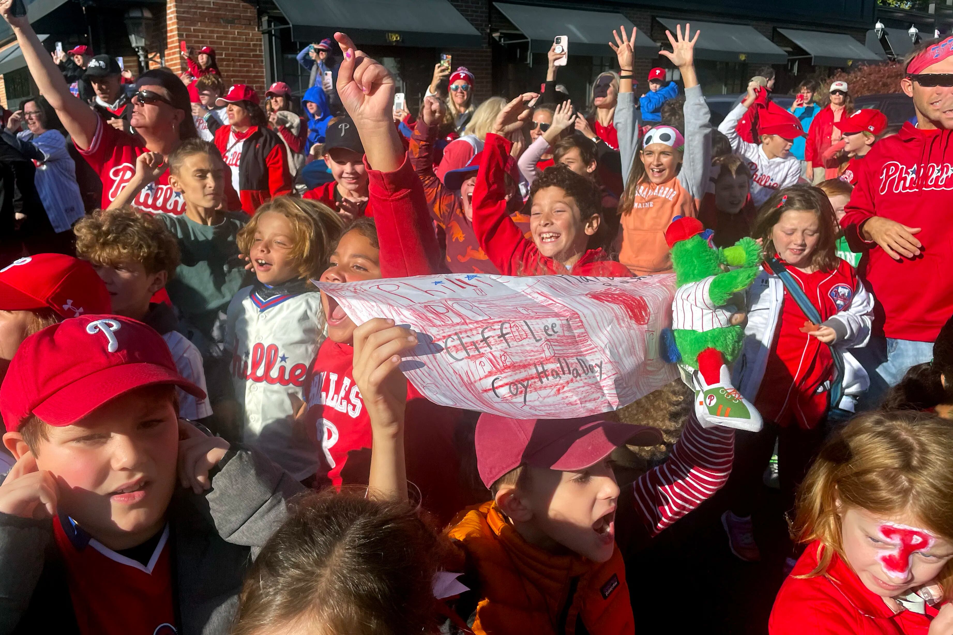 Sign the Bus for the Phillies and Red October